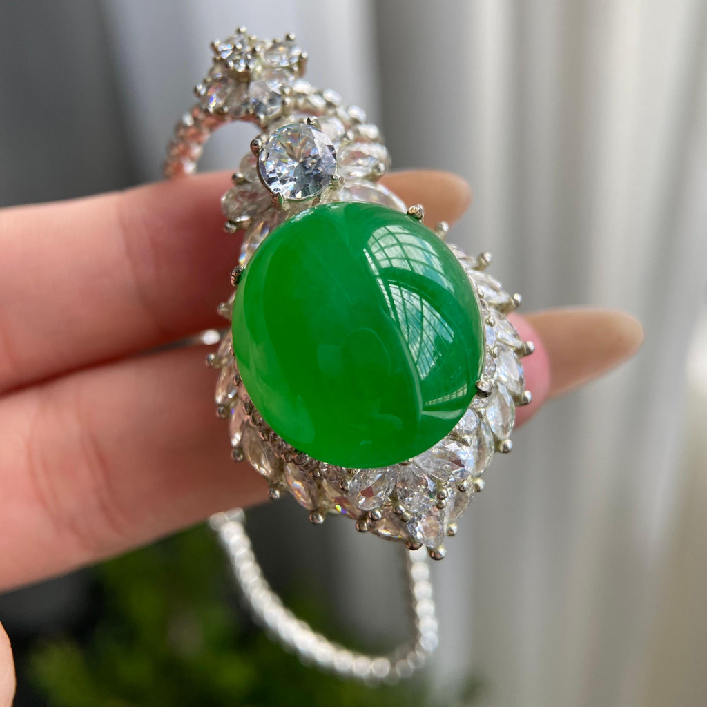 冰种阳绿鸽子蛋裸石（yc212939）