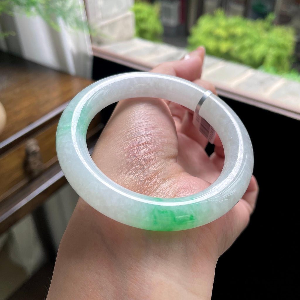 糯种阳绿白底青圆条 54圈 天然缅甸A货翡翠（yc696414）