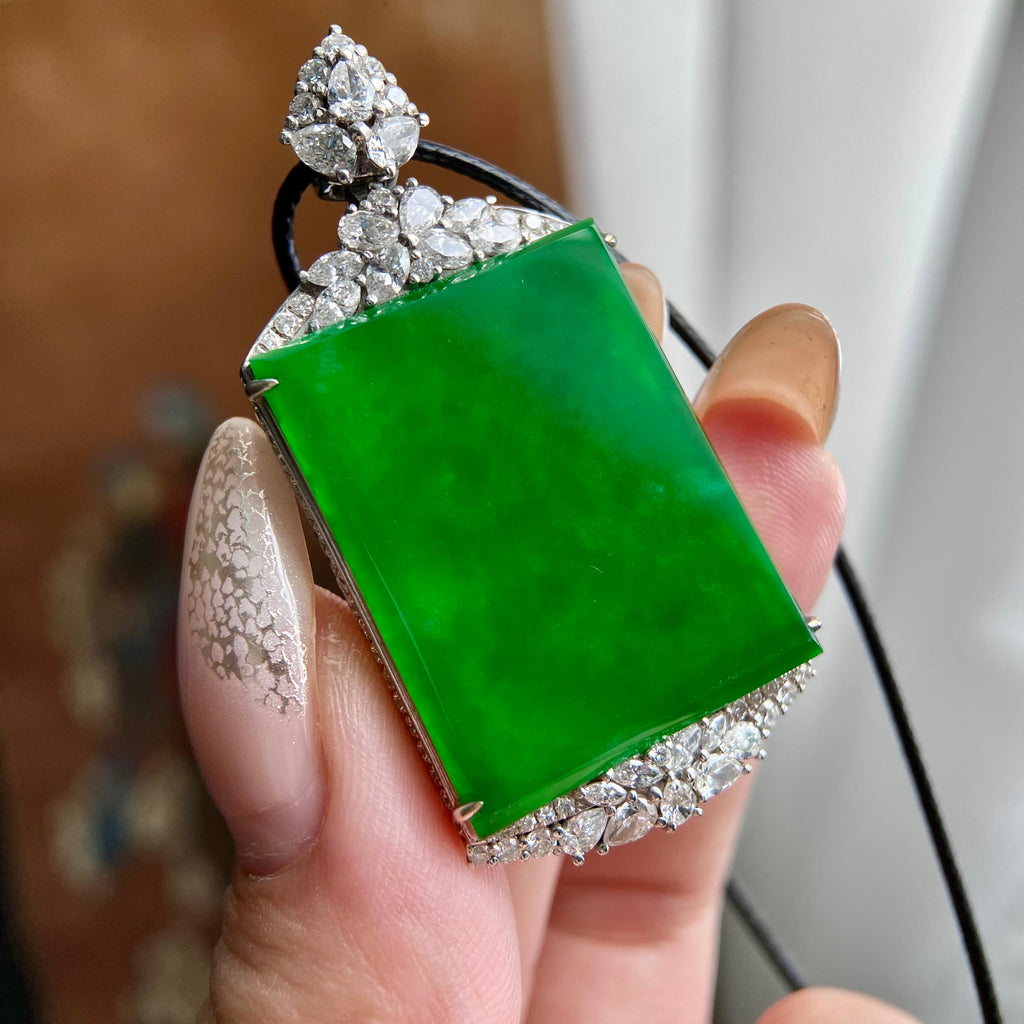 18k金钻镶冰种辣阳绿无事牌吊坠（yc224119）