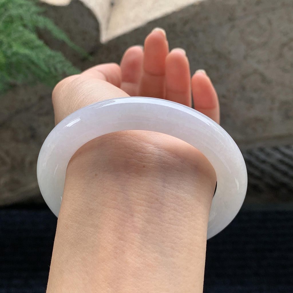 细糯种淡春彩圆条手镯 55.5圈 天然A货缅甸翡翠（yc694804）