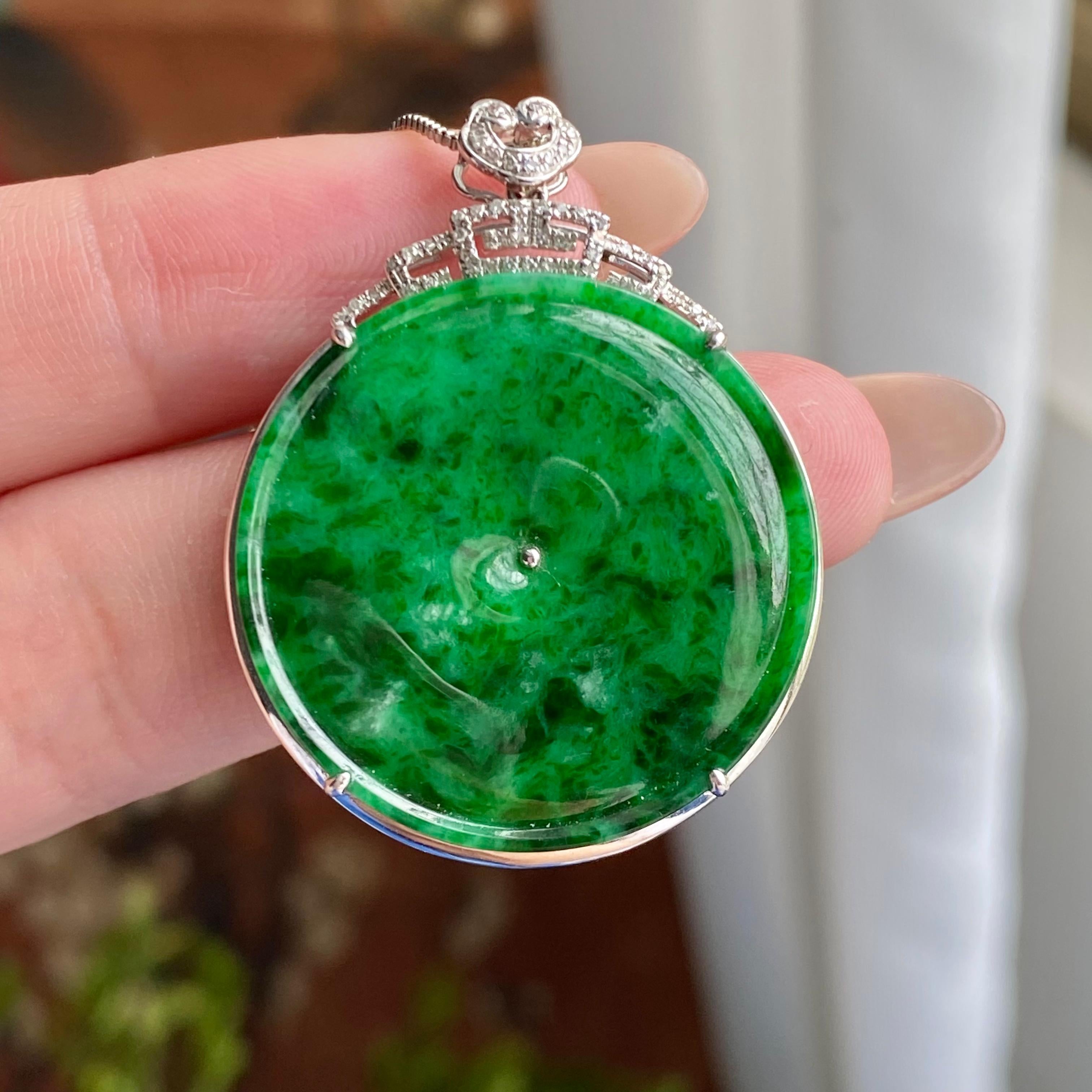 18k金钻镶细糯种阳绿圆牌吊坠（yc235108）