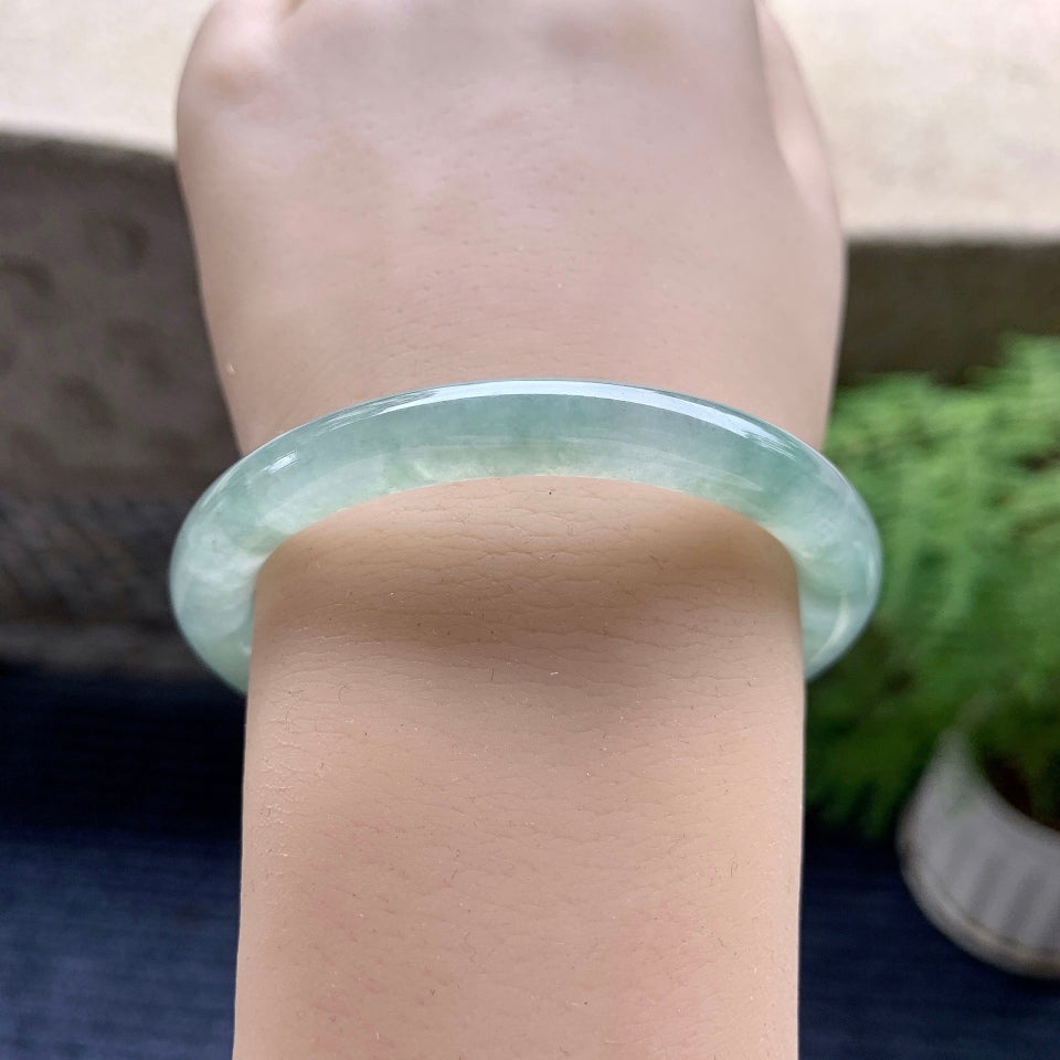 糯冰种晴底飘花圆条手镯（53.2mm）（yc101284）