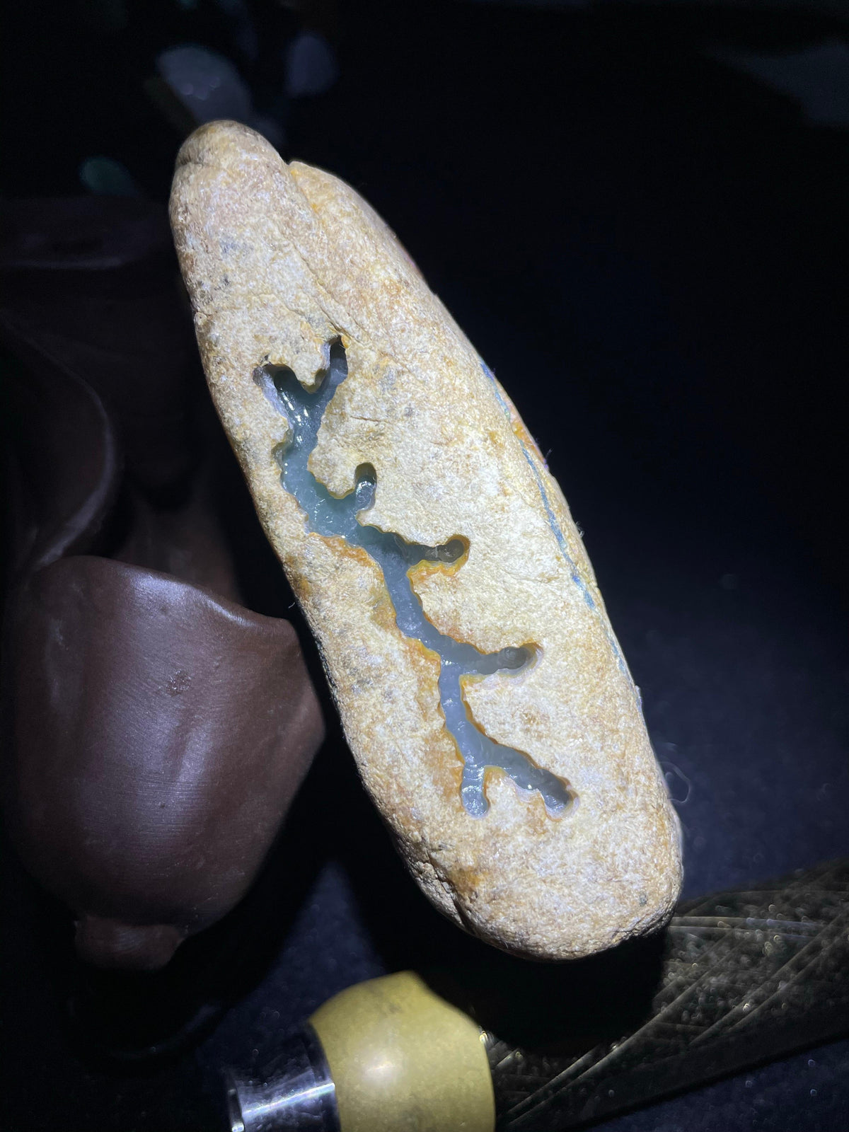 大马坎晴水飘黄飘花开窗手镯料（yc706719）