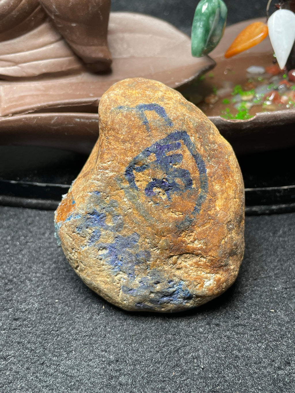 大马坎开窗红翡巧雕牌子料（yc532104）