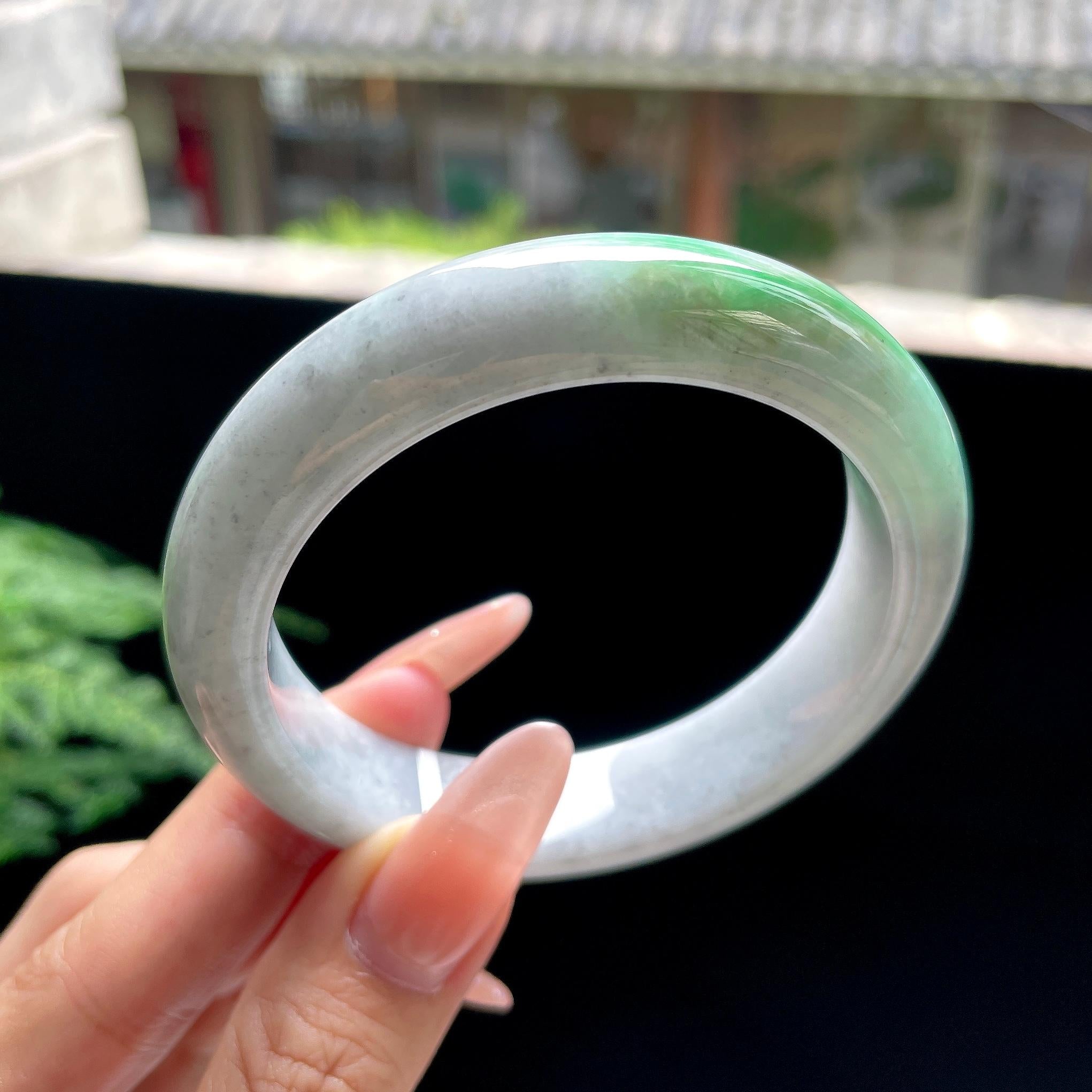 糯种阳绿乌鸡正圈平安镯 57圈口 天然缅甸A货翡翠（yc527797）
