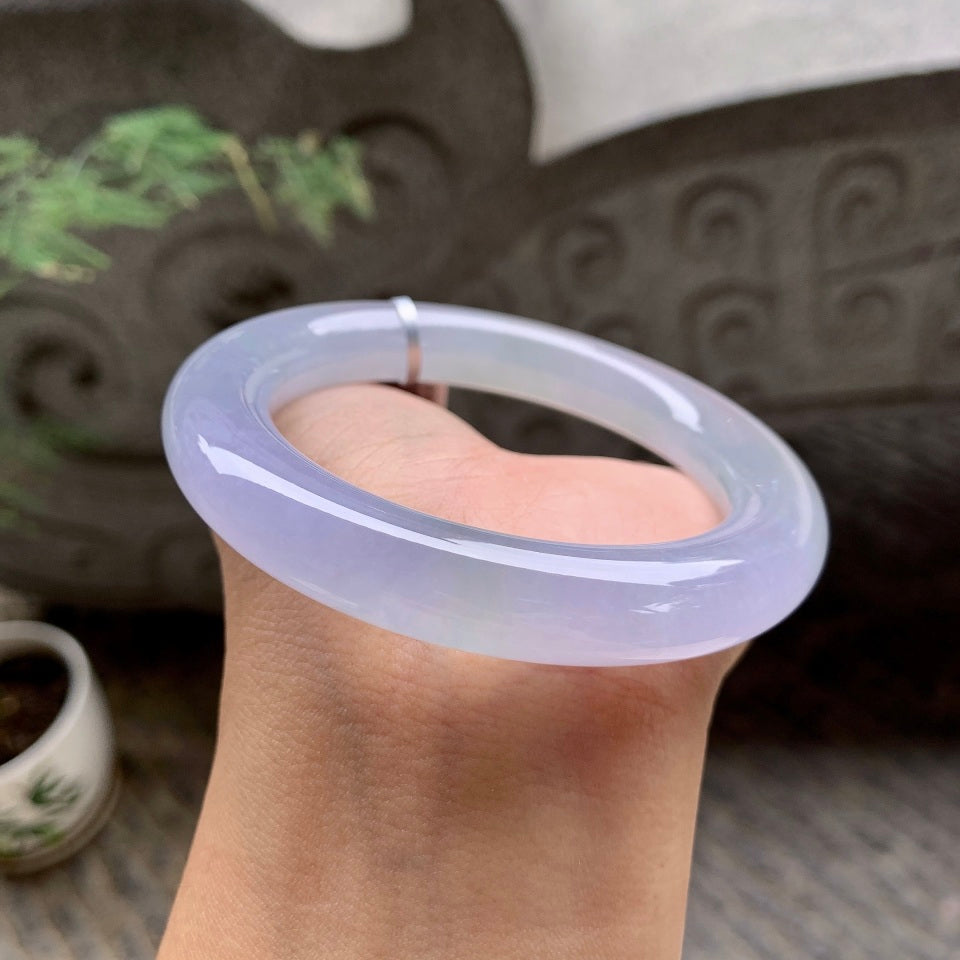 糯冰种春彩圆条手镯（55.5mm）（yc113947）