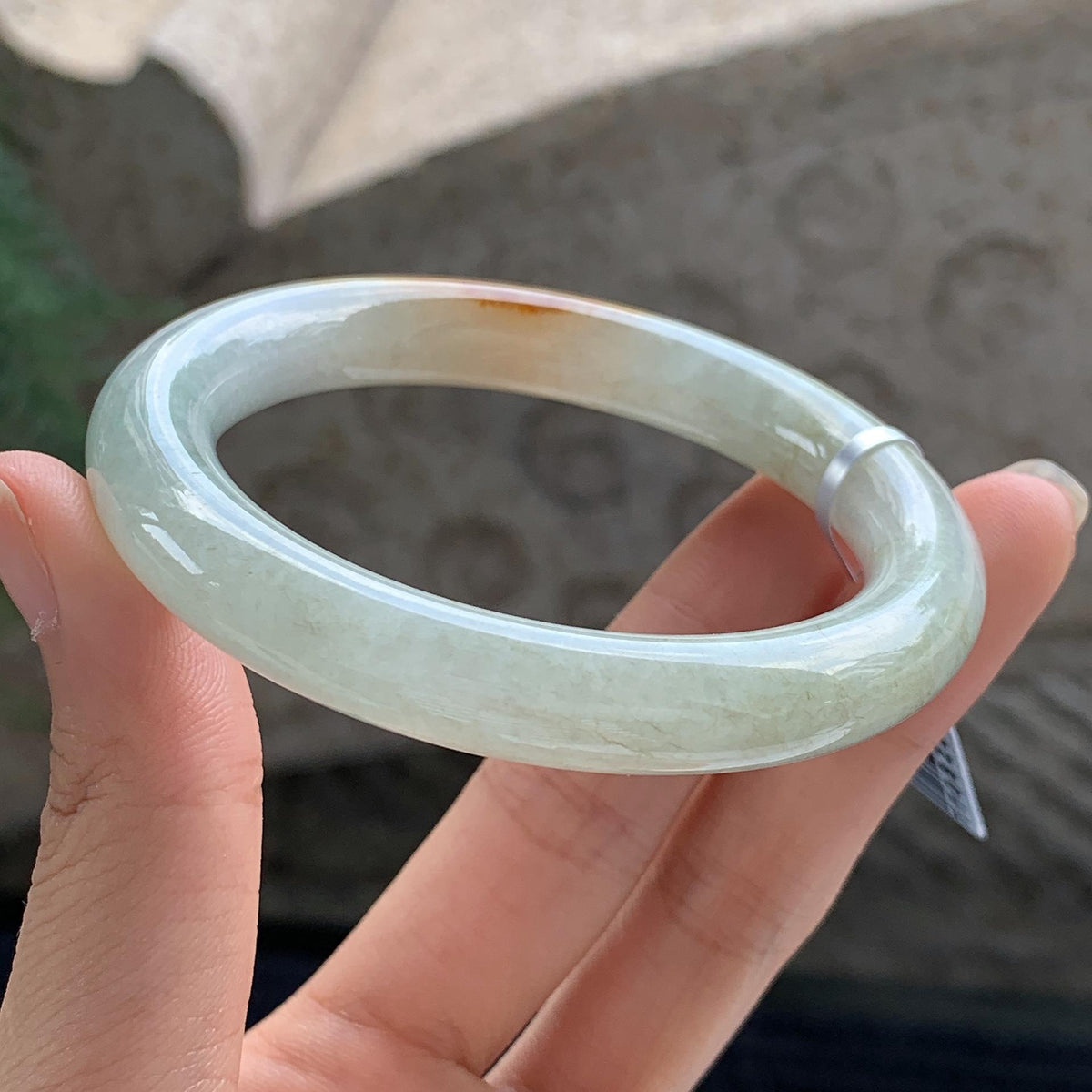 细糯种 飘黄翡圆条手镯 53圈 天然缅甸A货翡翠（yc699568）