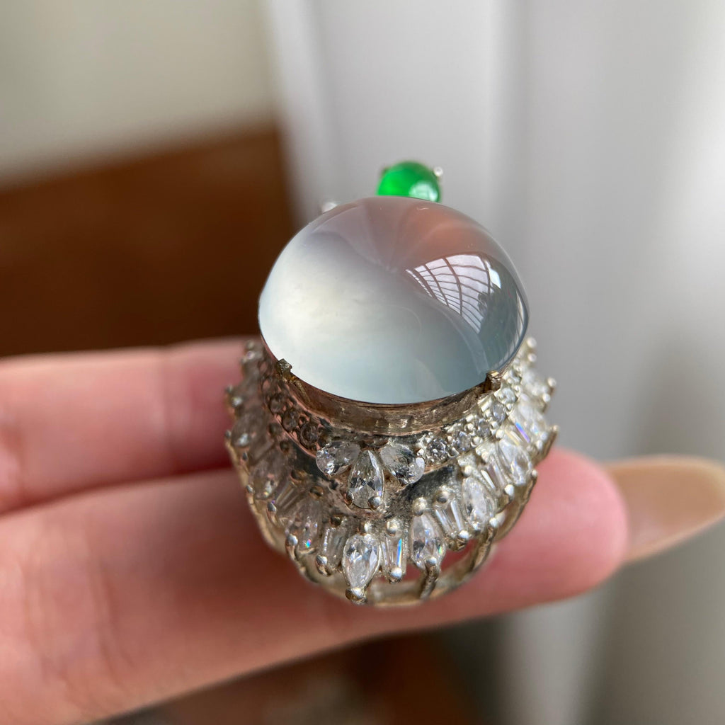 冰玻种白月光鸽子蛋吊坠裸石（yc223677）