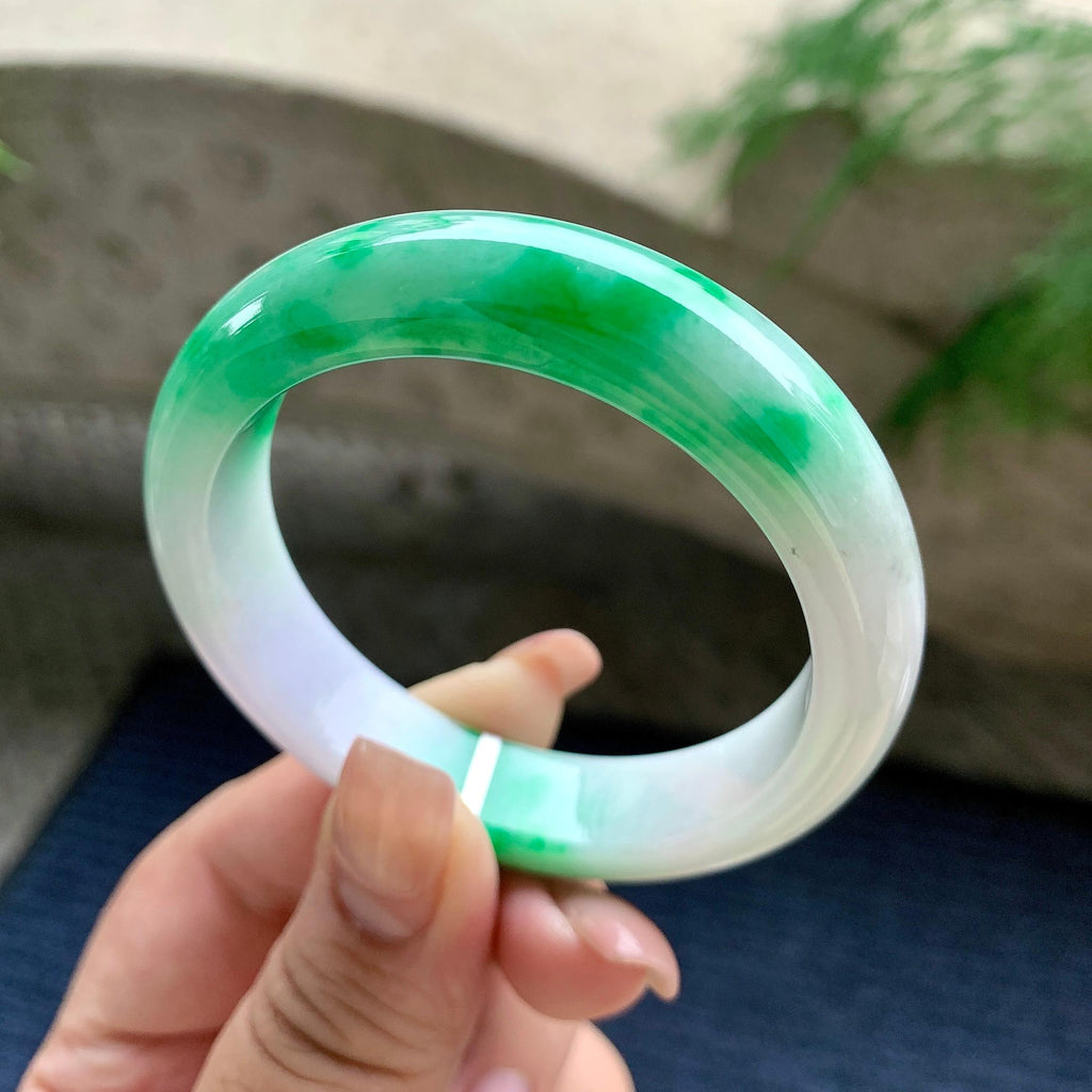 小圈口 细糯种淡粉底飘翠绿正圈平安镯 51.5圈口 天然缅甸A货翡翠（yc701168）