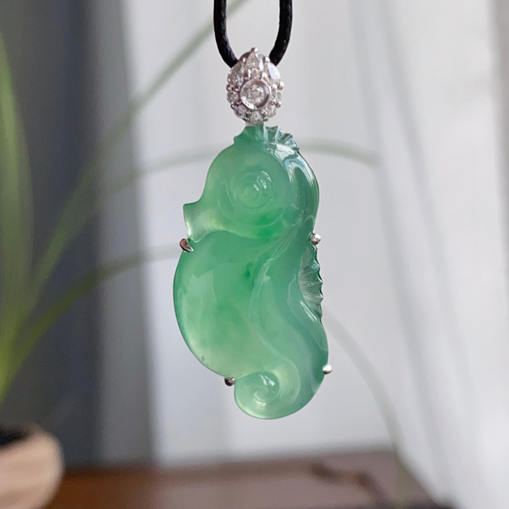 18k金钻镶冰种满绿海马吊坠（yc250171）