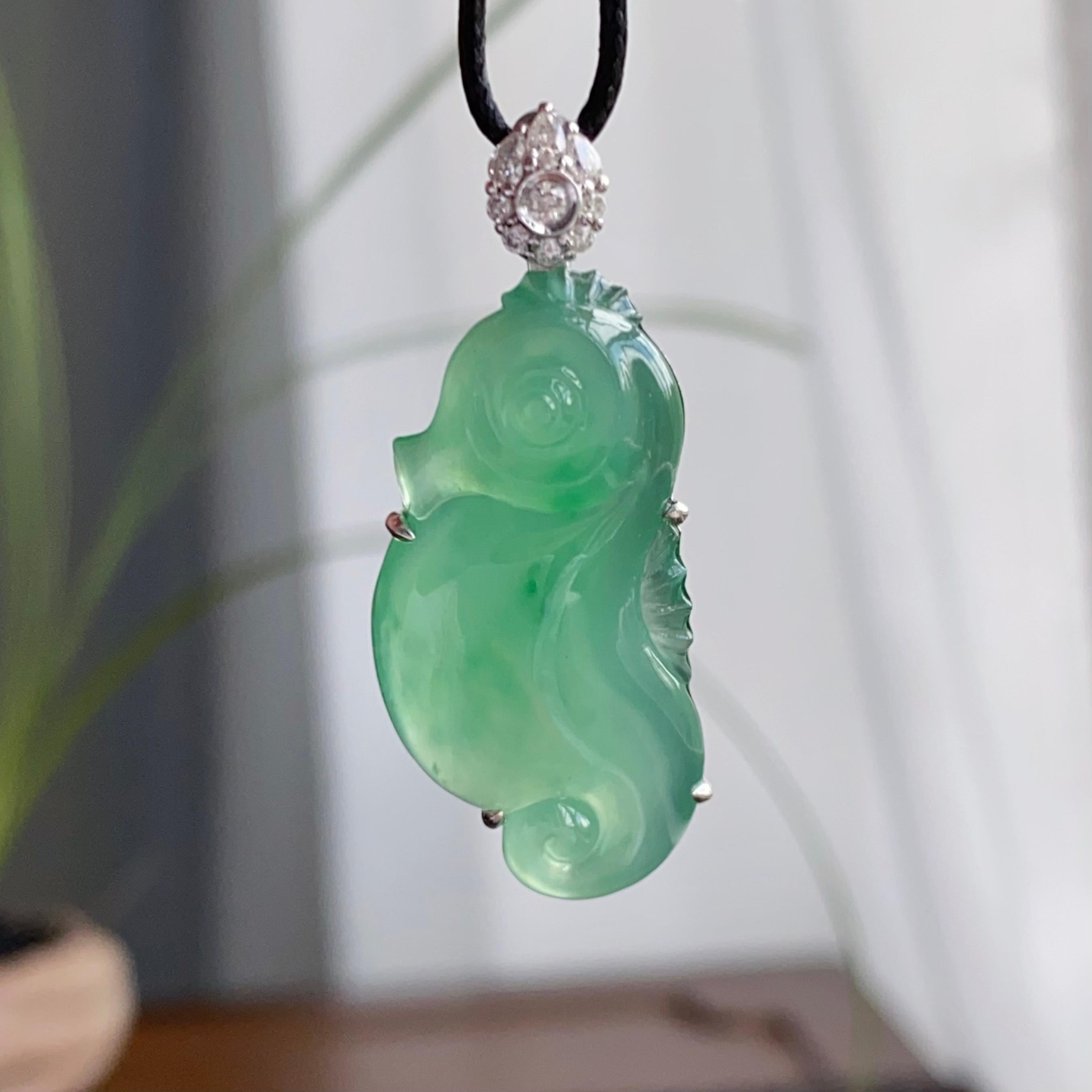 18k金钻镶冰种满绿海马吊坠（yc250171）