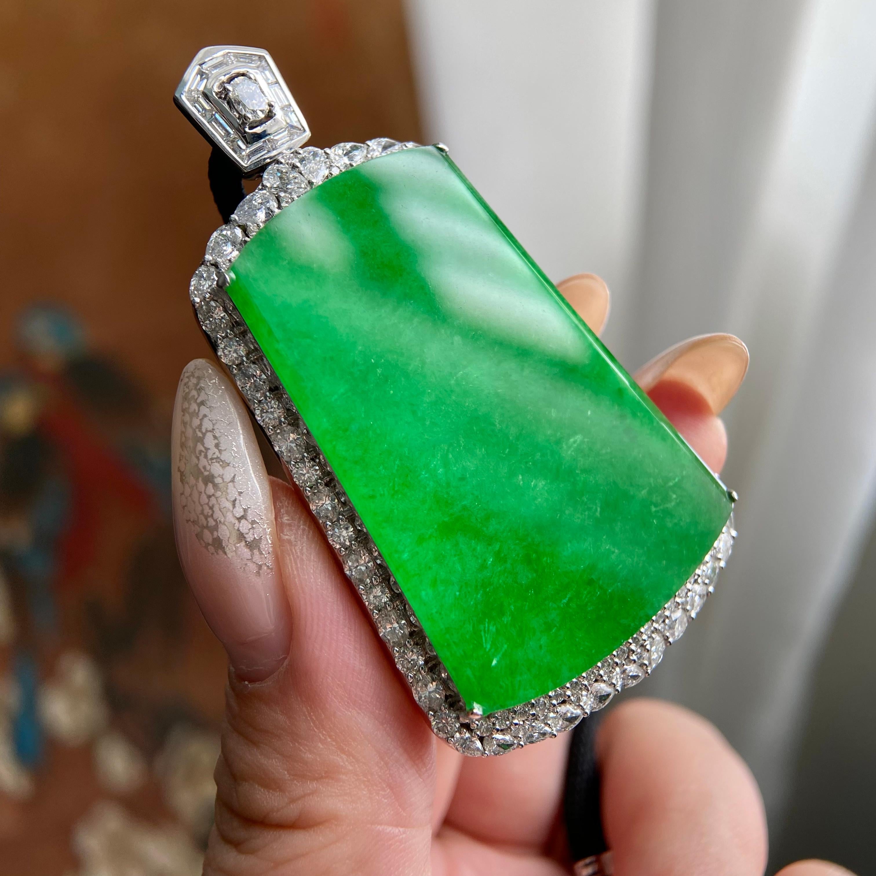 18k金钻镶冰种阳绿无事牌吊坠（yc224099）