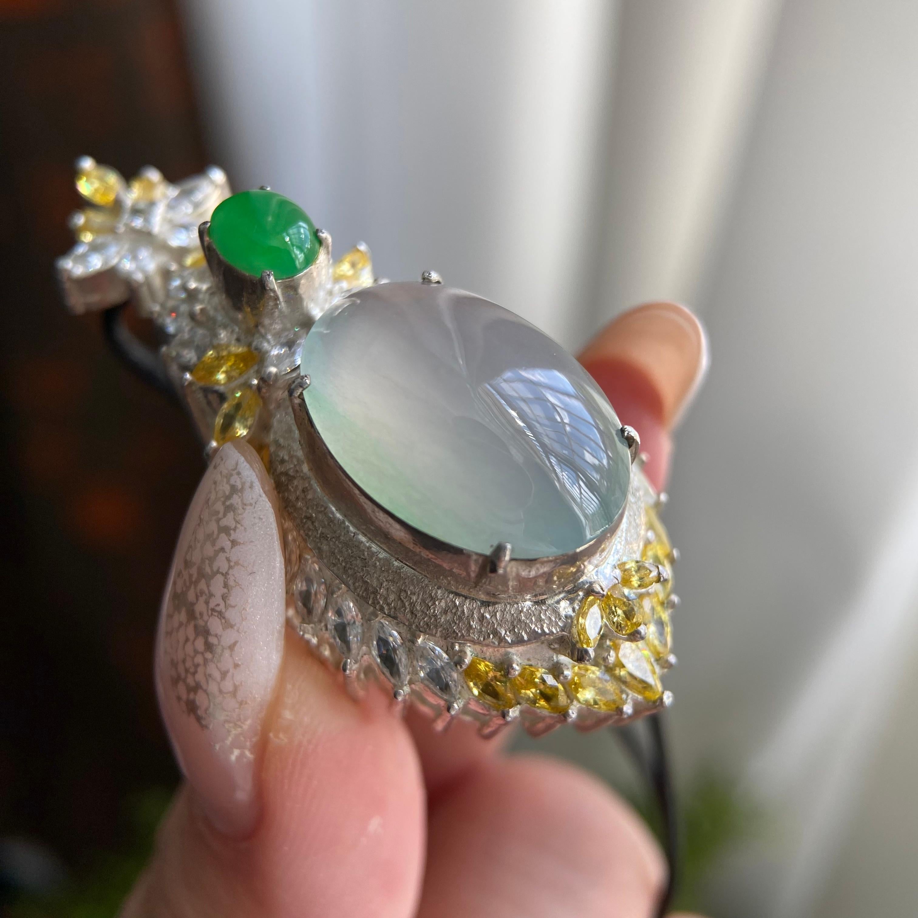 冰种晴底鸽子蛋吊坠裸石（yc225949）