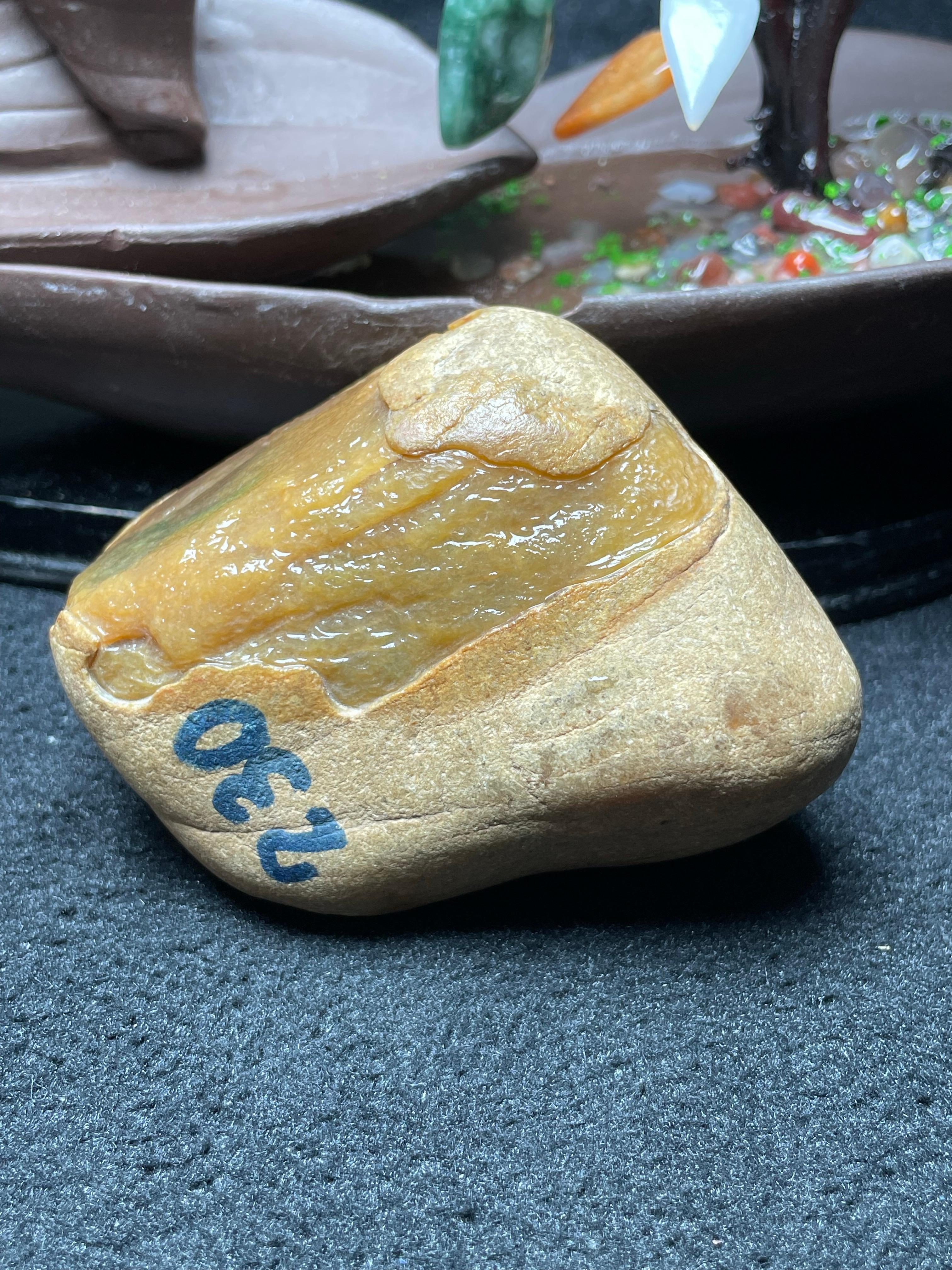 大马坎开窗黄加绿牌子料（yc533114）