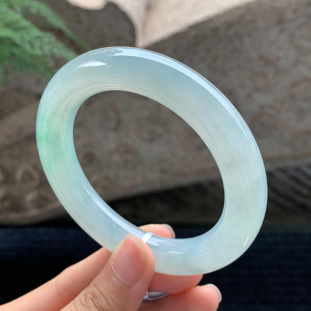糯冰种晴水飘绿圆条手镯 56.5圈 天然A货缅甸翡翠（yc694794）