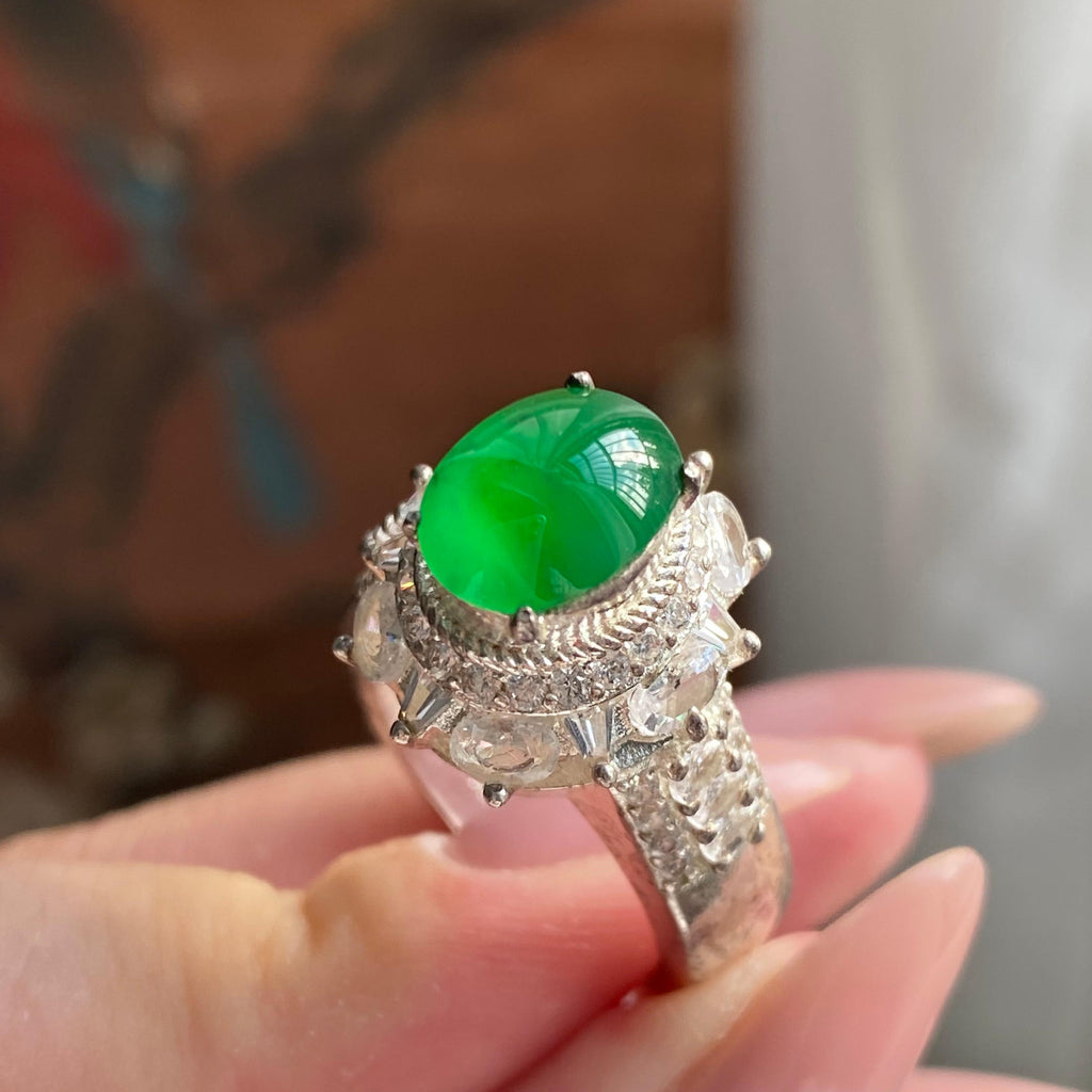 冰种阳绿椭圆戒面裸石（yc235008）