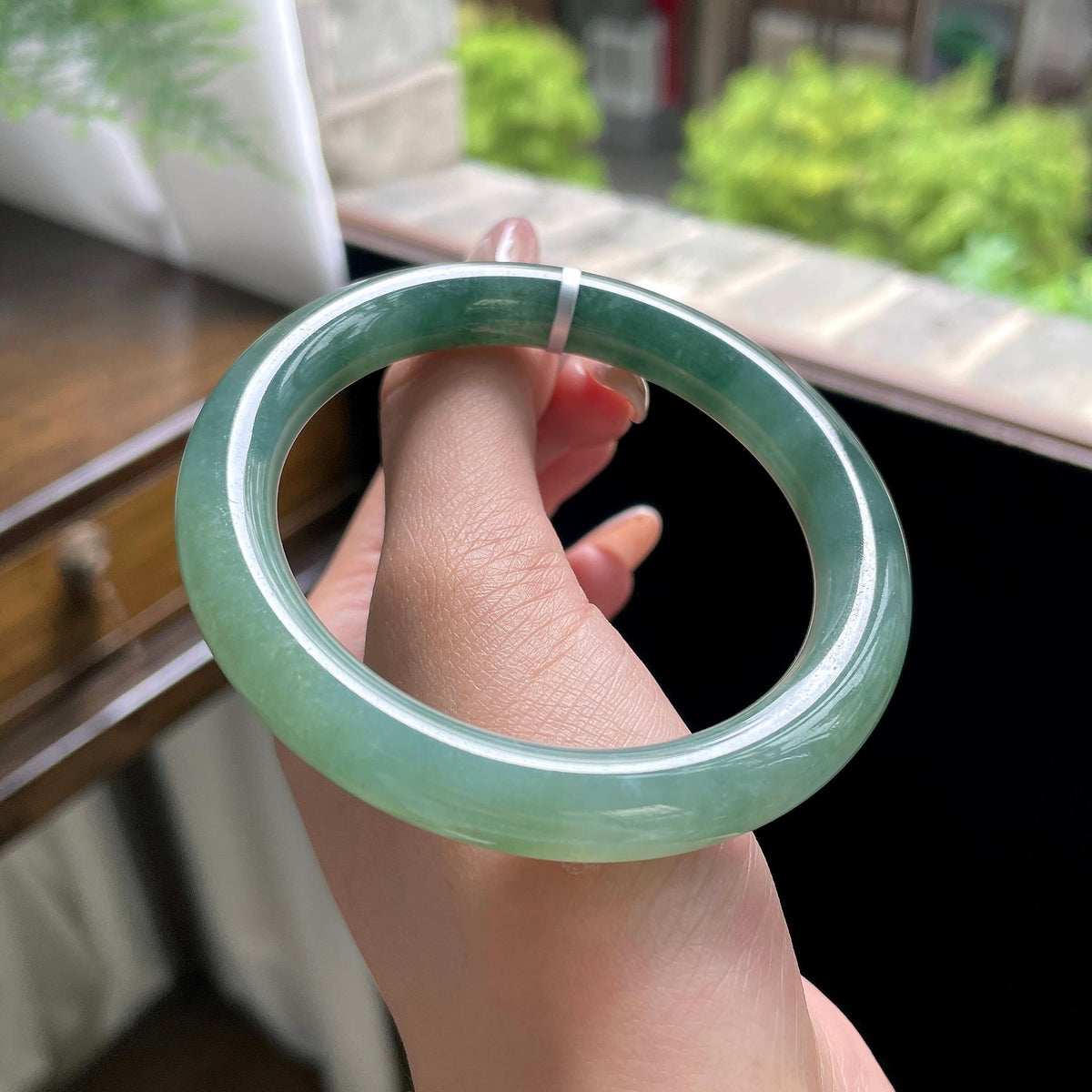 细糯种油青色湖水绿飘花圆条 55圈 天然缅甸A货翡翠（yc703283）