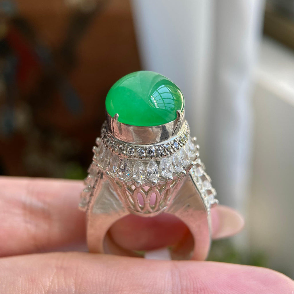 糯冰种果绿椭圆戒面裸石（yc234409）