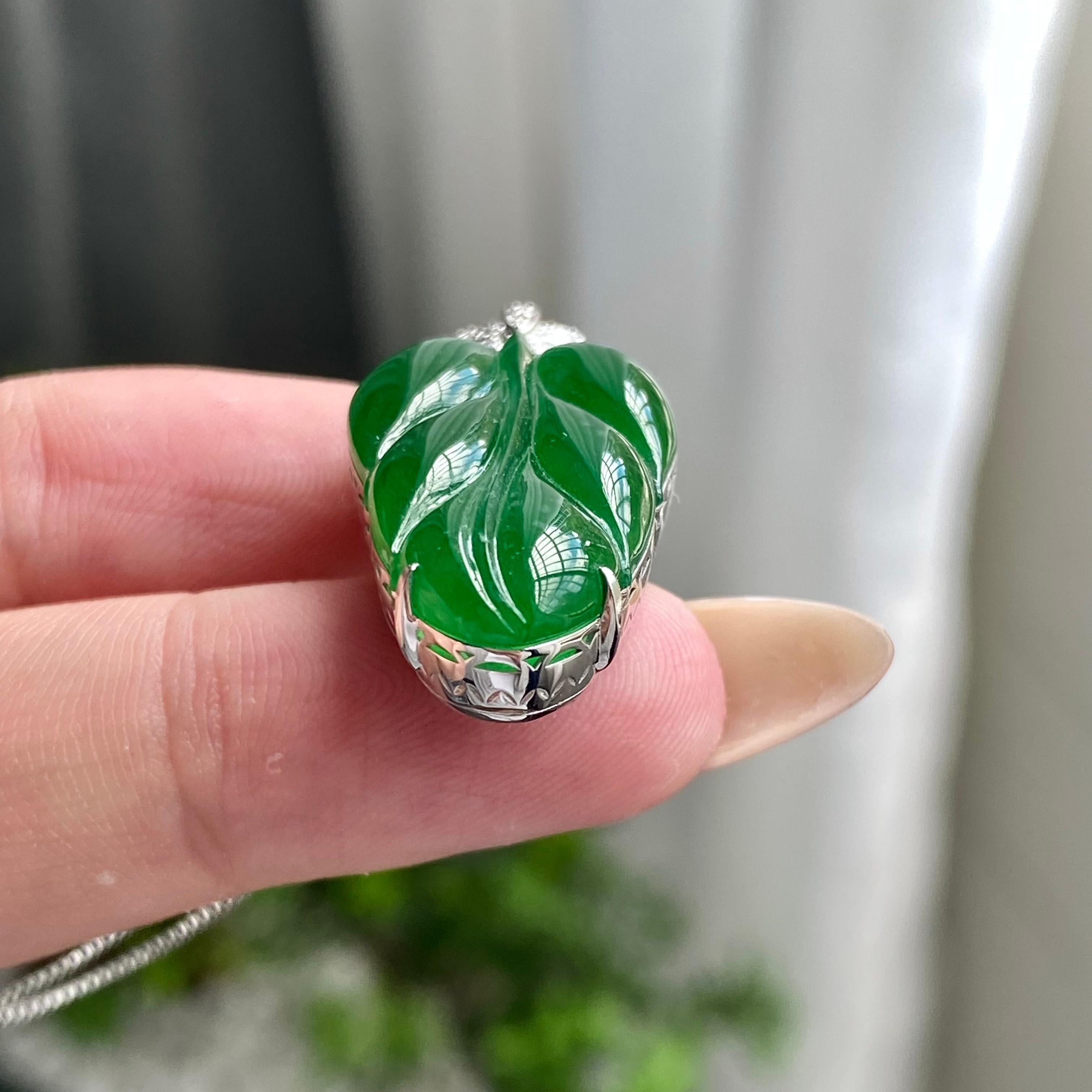 18k金钻镶冰种阳绿玉叶吊坠（yc204453）