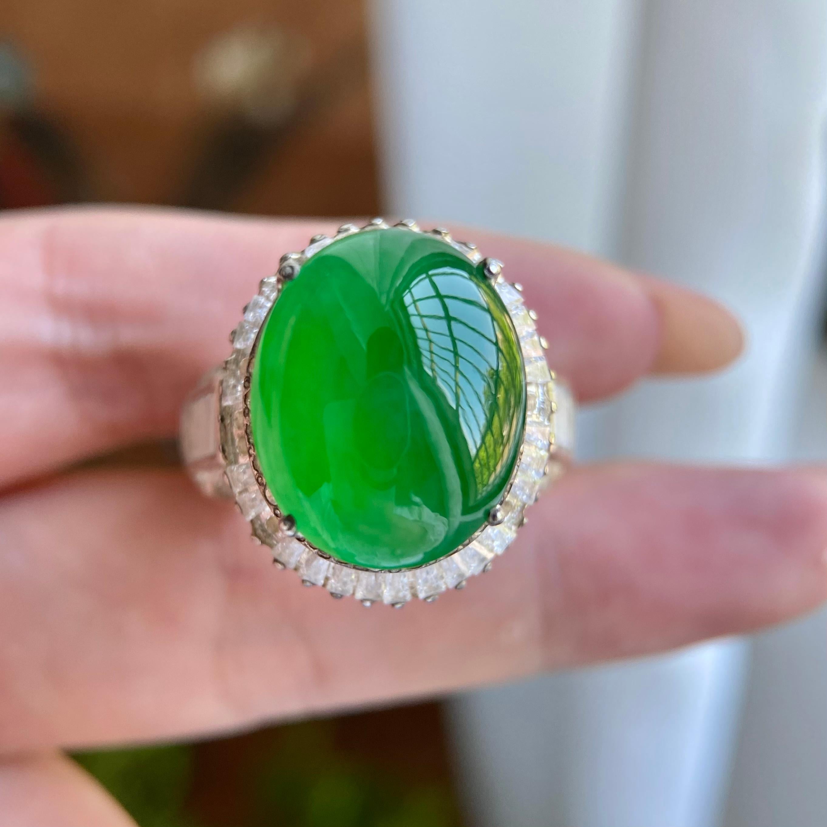 冰种阳绿鸽子蛋戒面裸石（yc234281）