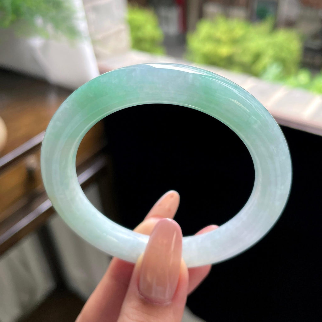 秒杀 糯种阳绿白底青圆条 54圈 天然缅甸A货翡翠（yc703260）