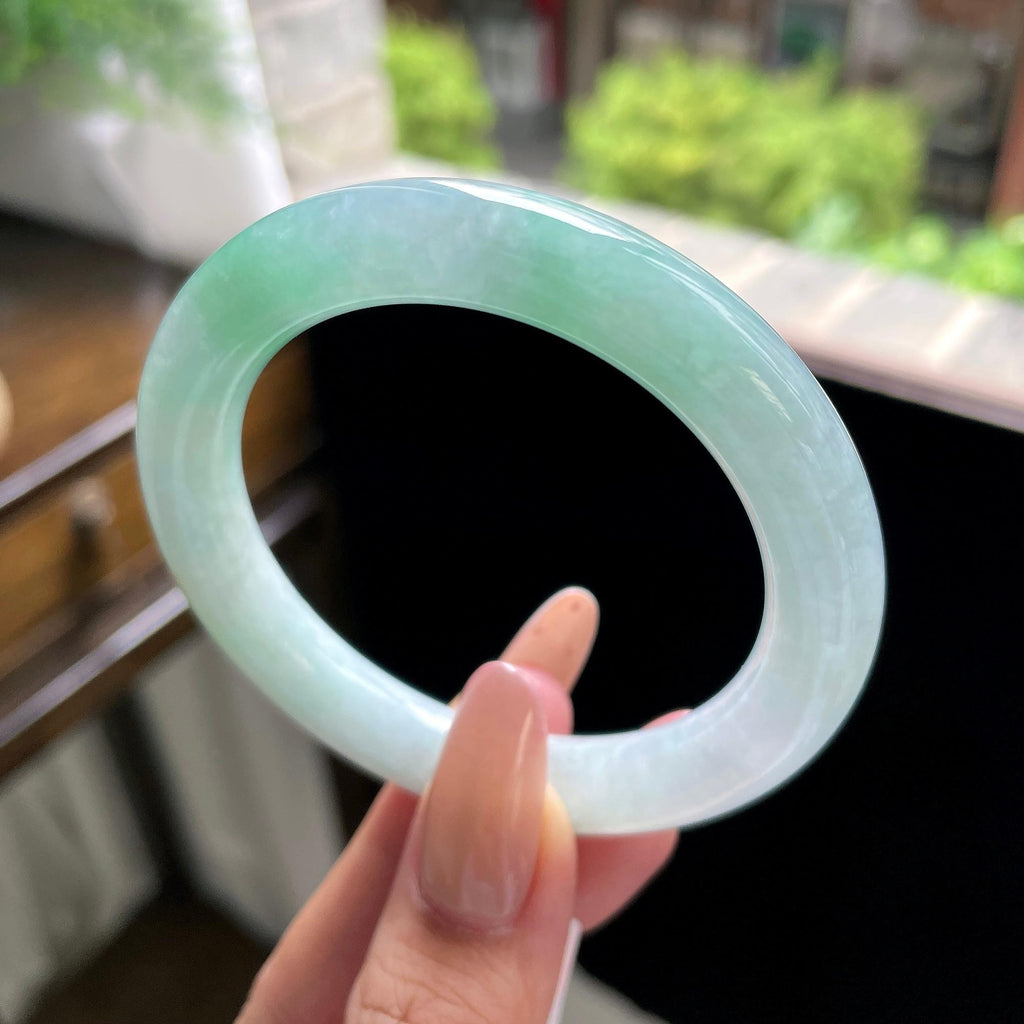 秒杀 糯种阳绿白底青圆条 54圈 天然缅甸A货翡翠（yc703260）