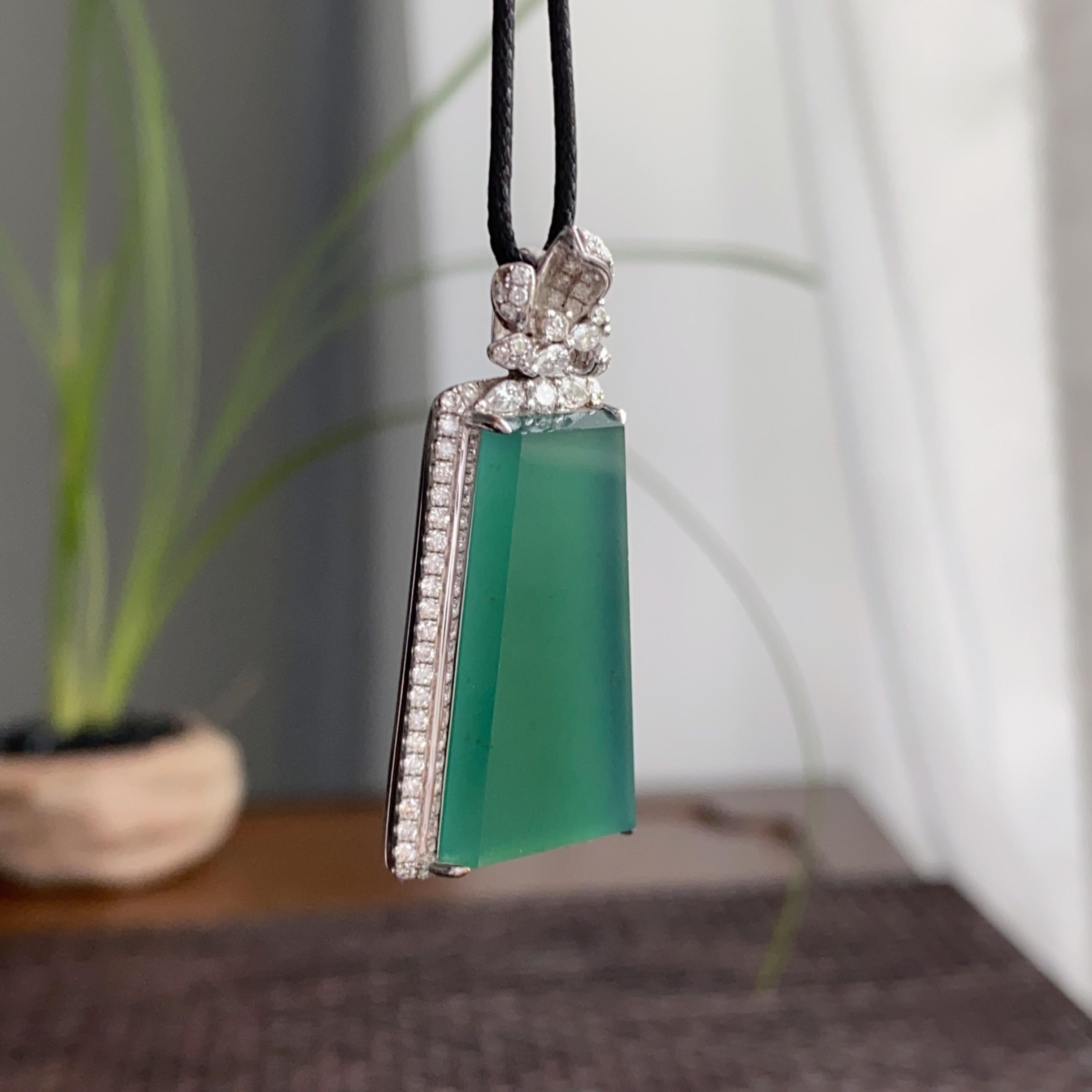 18k金钻镶冰种湖水绿无事牌吊坠（yc250216）