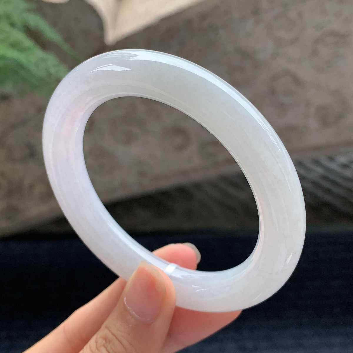 细糯种淡春彩圆条手镯 55.5圈 天然A货缅甸翡翠（yc694804）