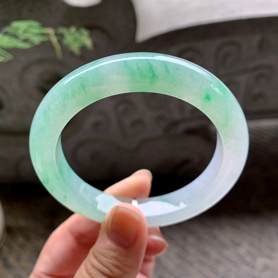 糯冰种飘绿平安镯（58mm）（yc113938）