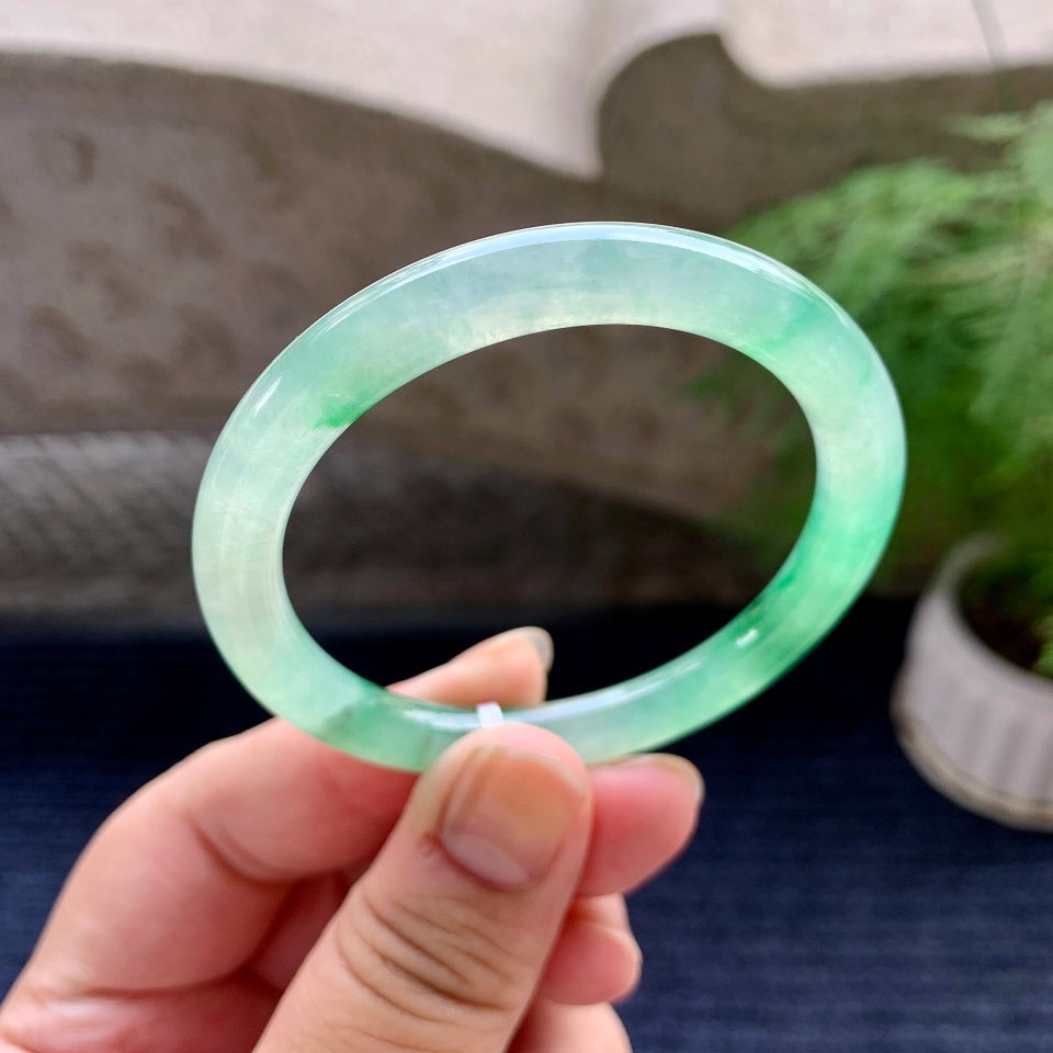 糯冰种飘绿圆条手镯（51mm）（yc117990）