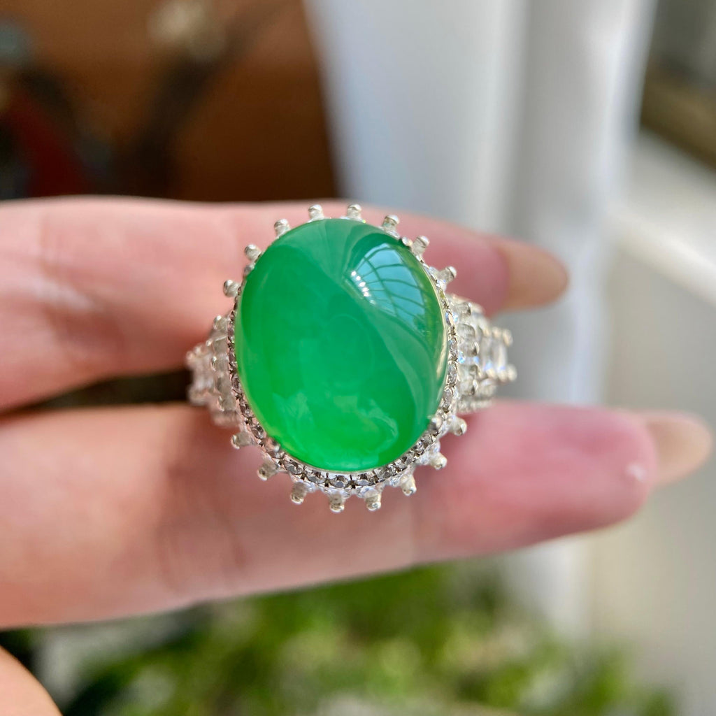 糯冰种果绿椭圆戒面裸石（yc234409）