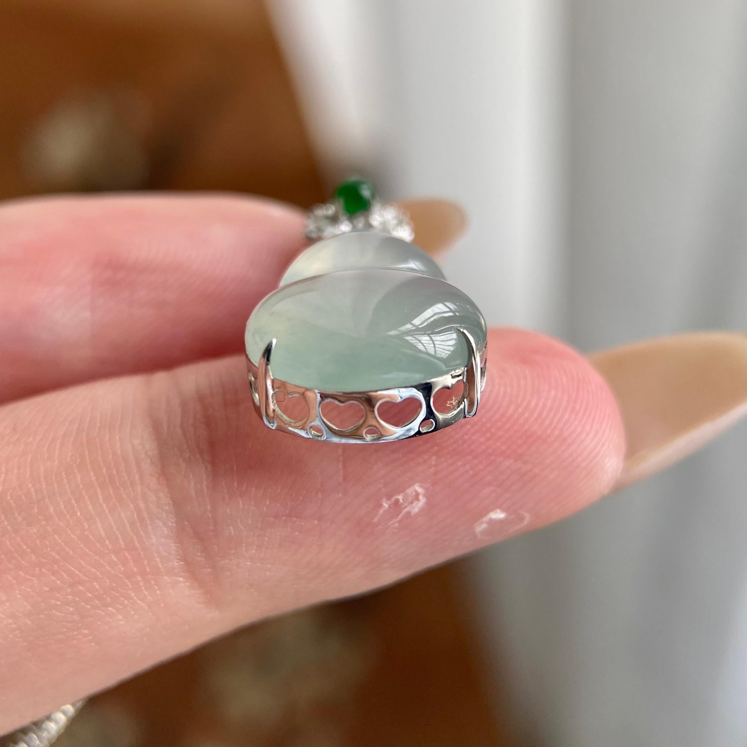 18k金钻镶冰种淡晴底葫芦吊坠（yc224543）