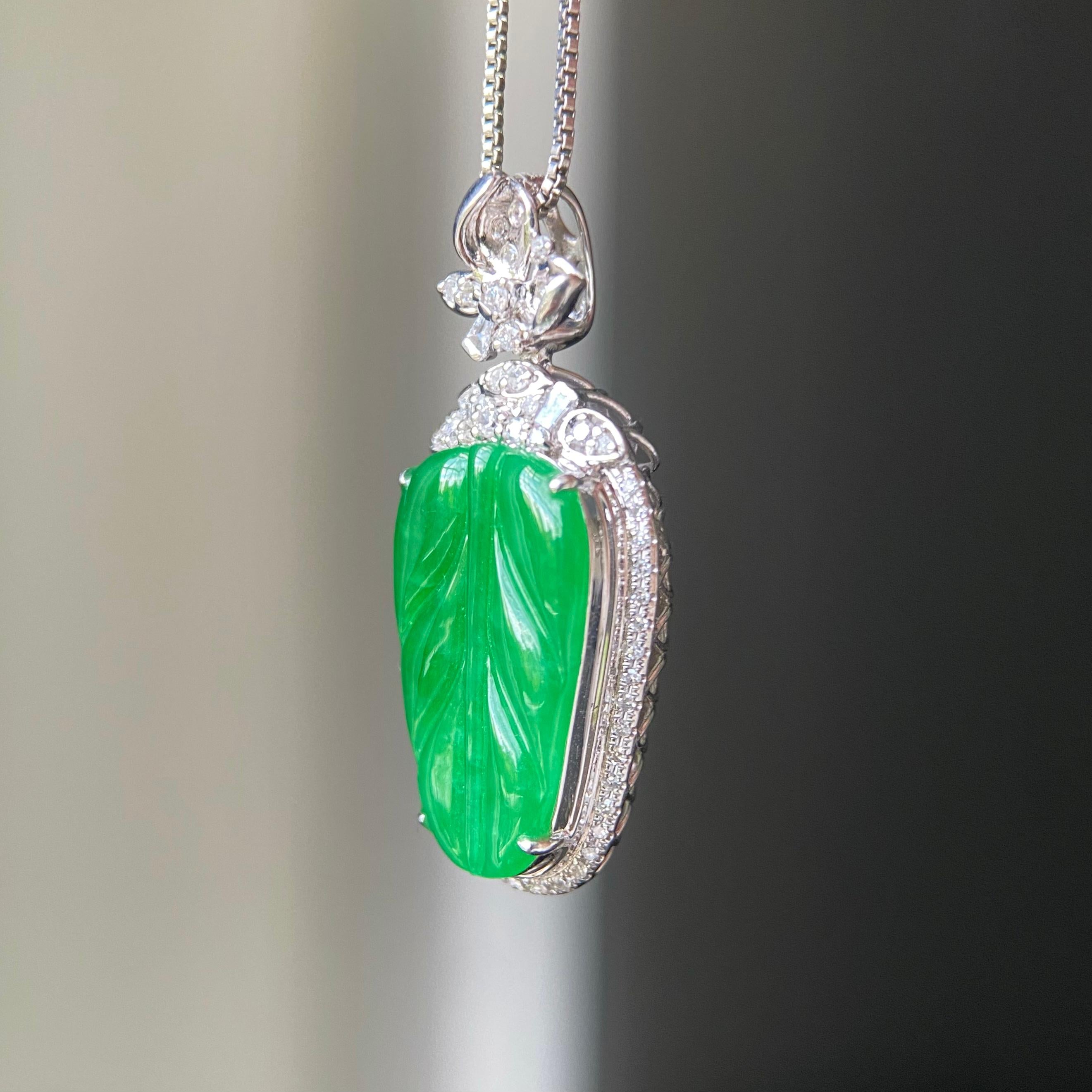 18k金钻镶糯冰种阳绿玉叶吊坠（yc216837）