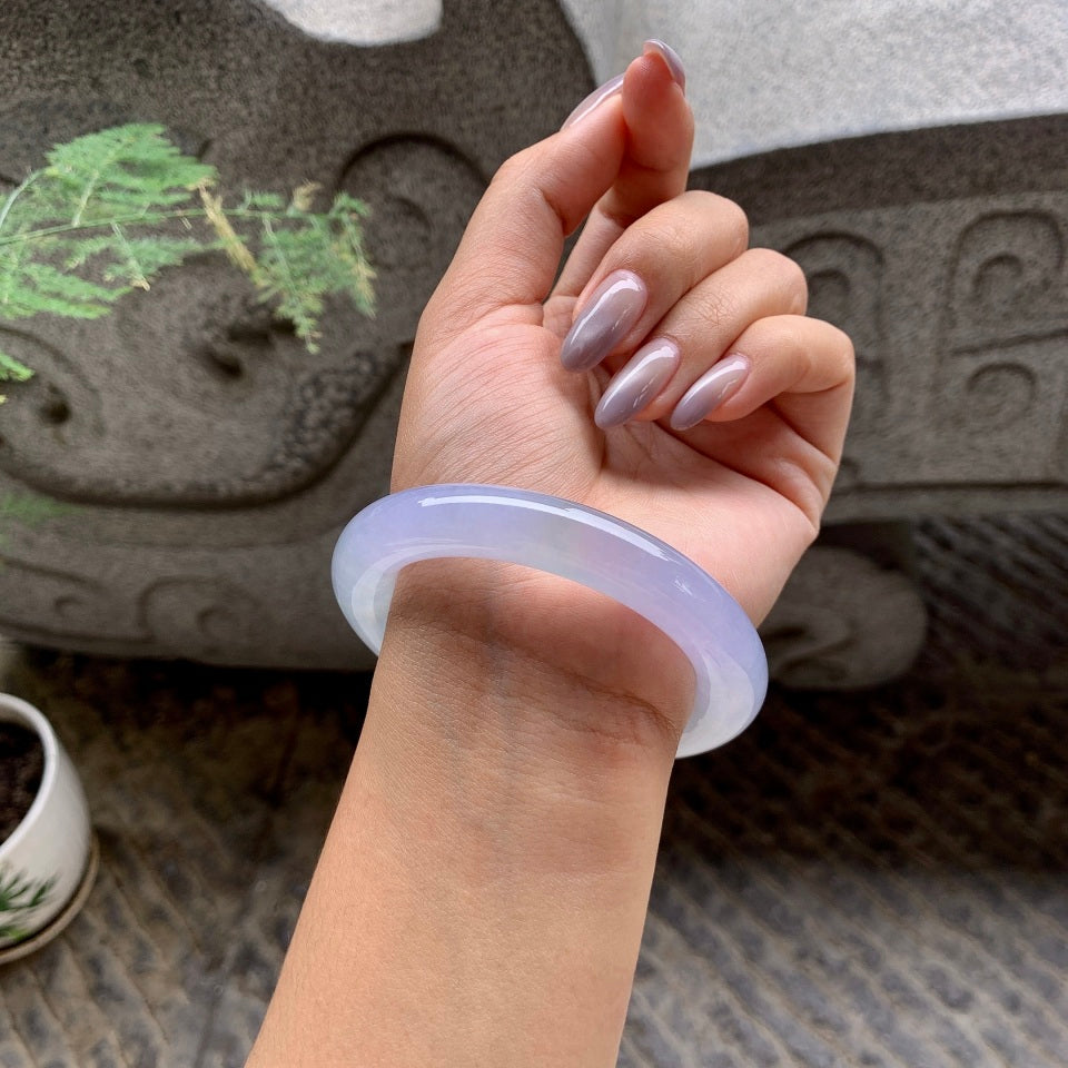 糯冰种春彩圆条手镯（55.5mm）（yc113947）