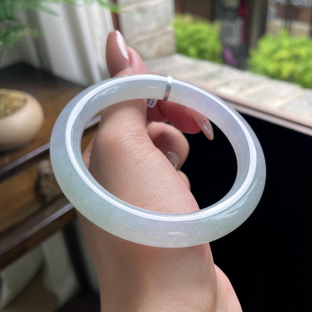 糯冰种带底色幻彩冰蓝底圆条 55.5圈 天然缅甸A货翡翠（yc696419）