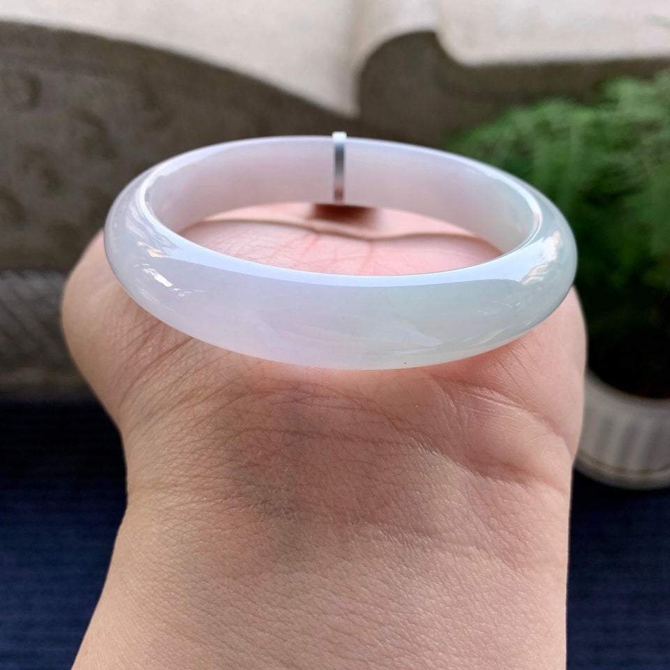 细糯种淡晴底贵妃手镯（54.3mm）（yc080053）
