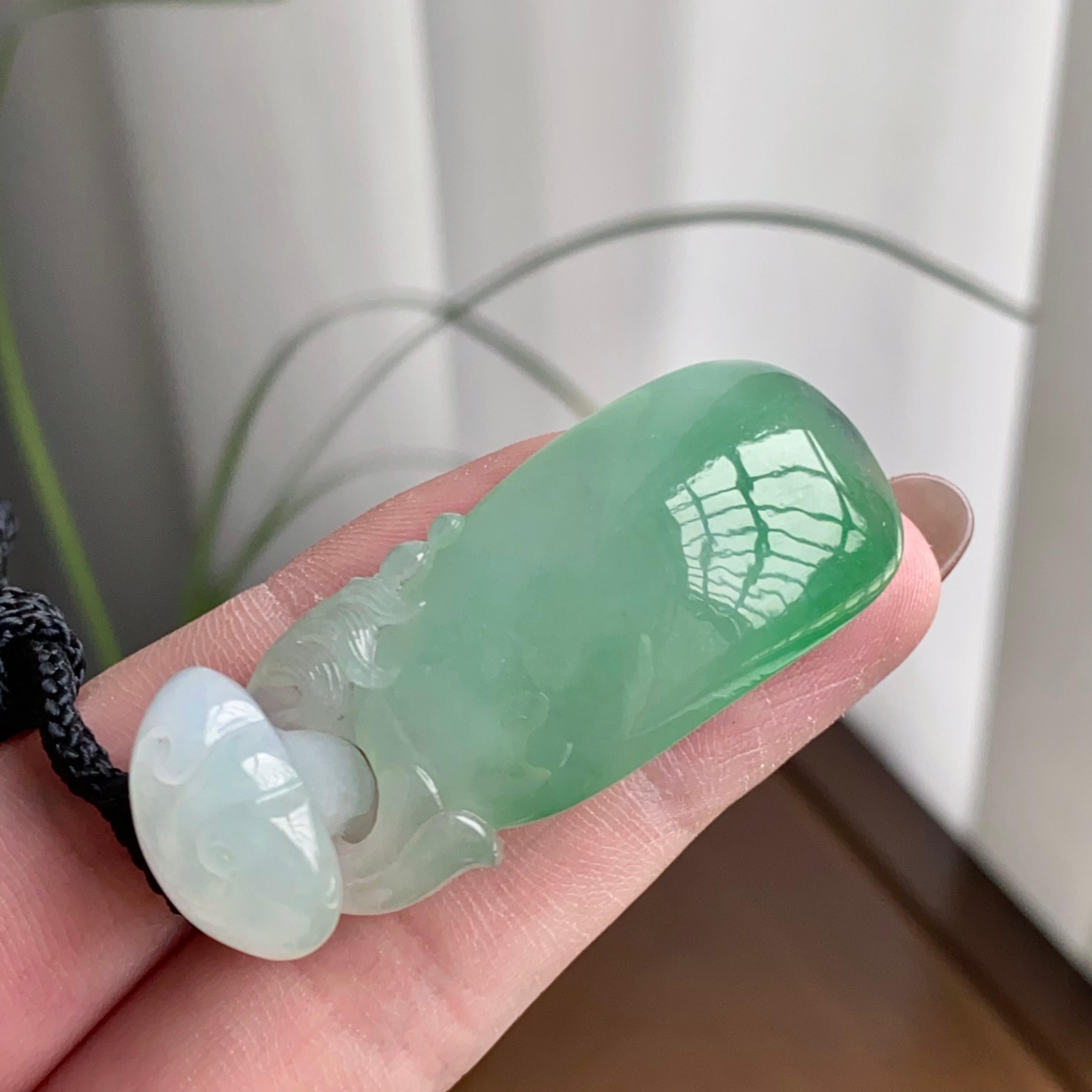 糯冰种飘花如意锁吊坠（yc260822）