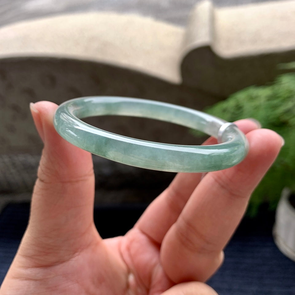 糯冰种晴底飘花圆条手镯（53.2mm）（yc101284）