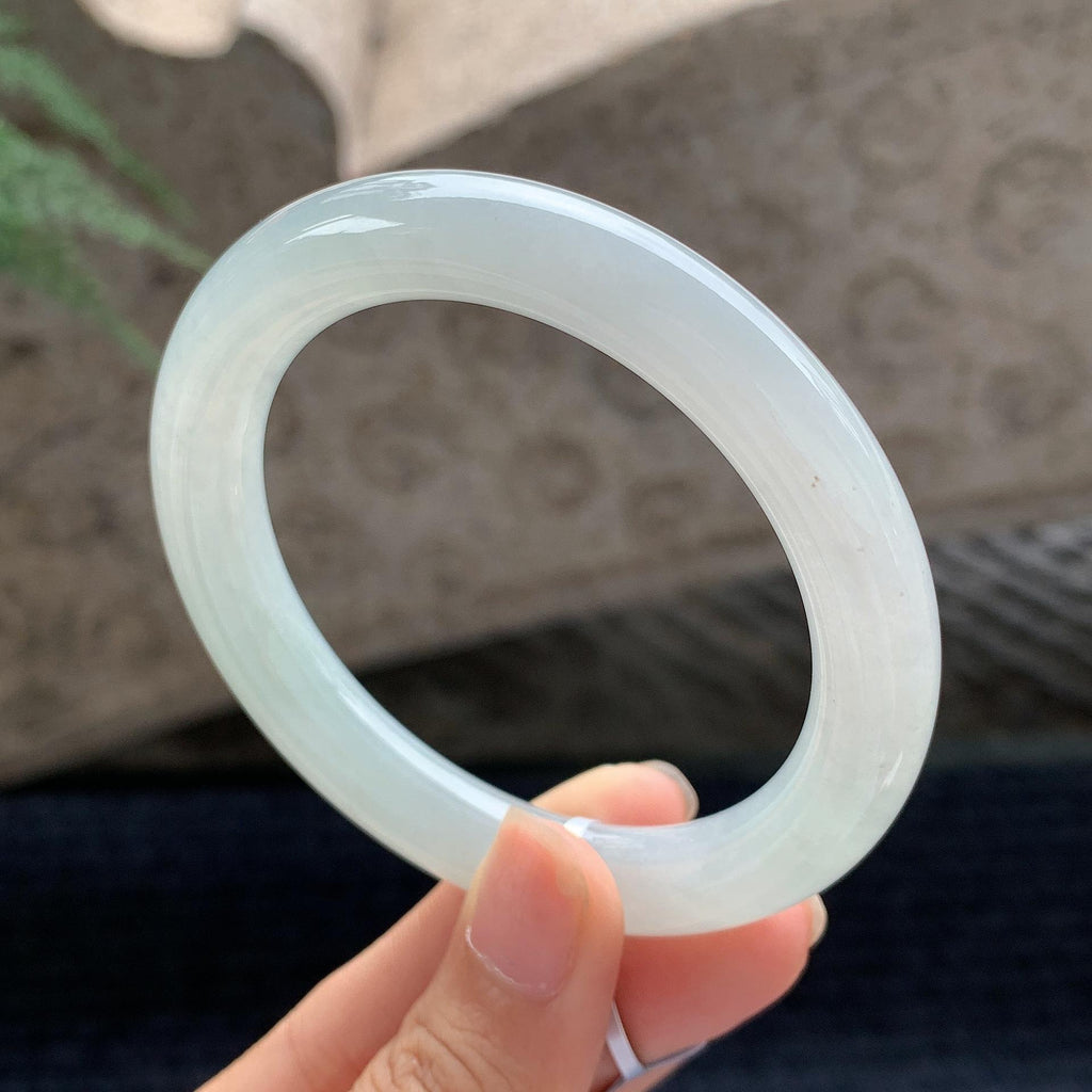 细糯种淡晴底圆条手镯 55圈 天然A货缅甸翡翠（yc694811）