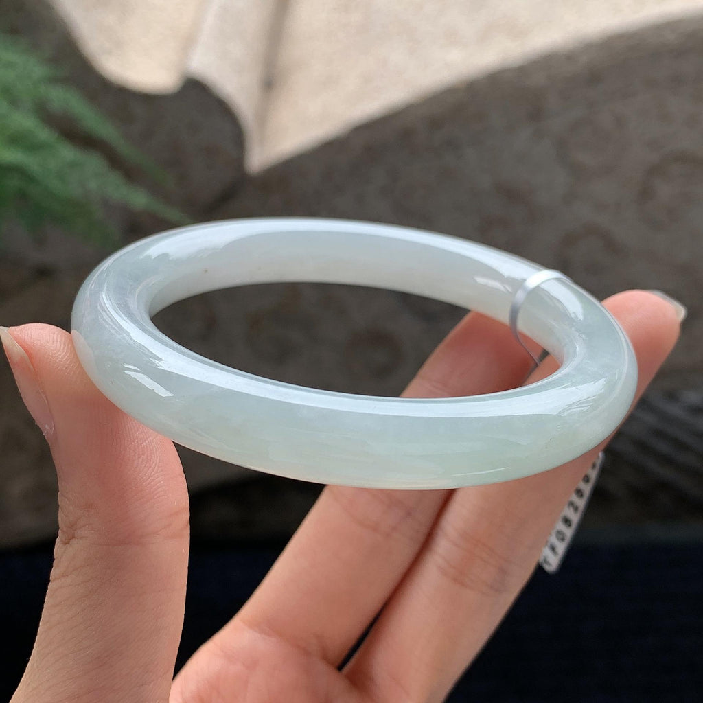 细糯种淡晴底圆条手镯 55圈 天然A货缅甸翡翠（yc694811）