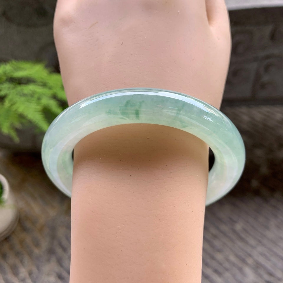 糯冰晴水飘花圆条手镯（55.7mm）（yc017270）