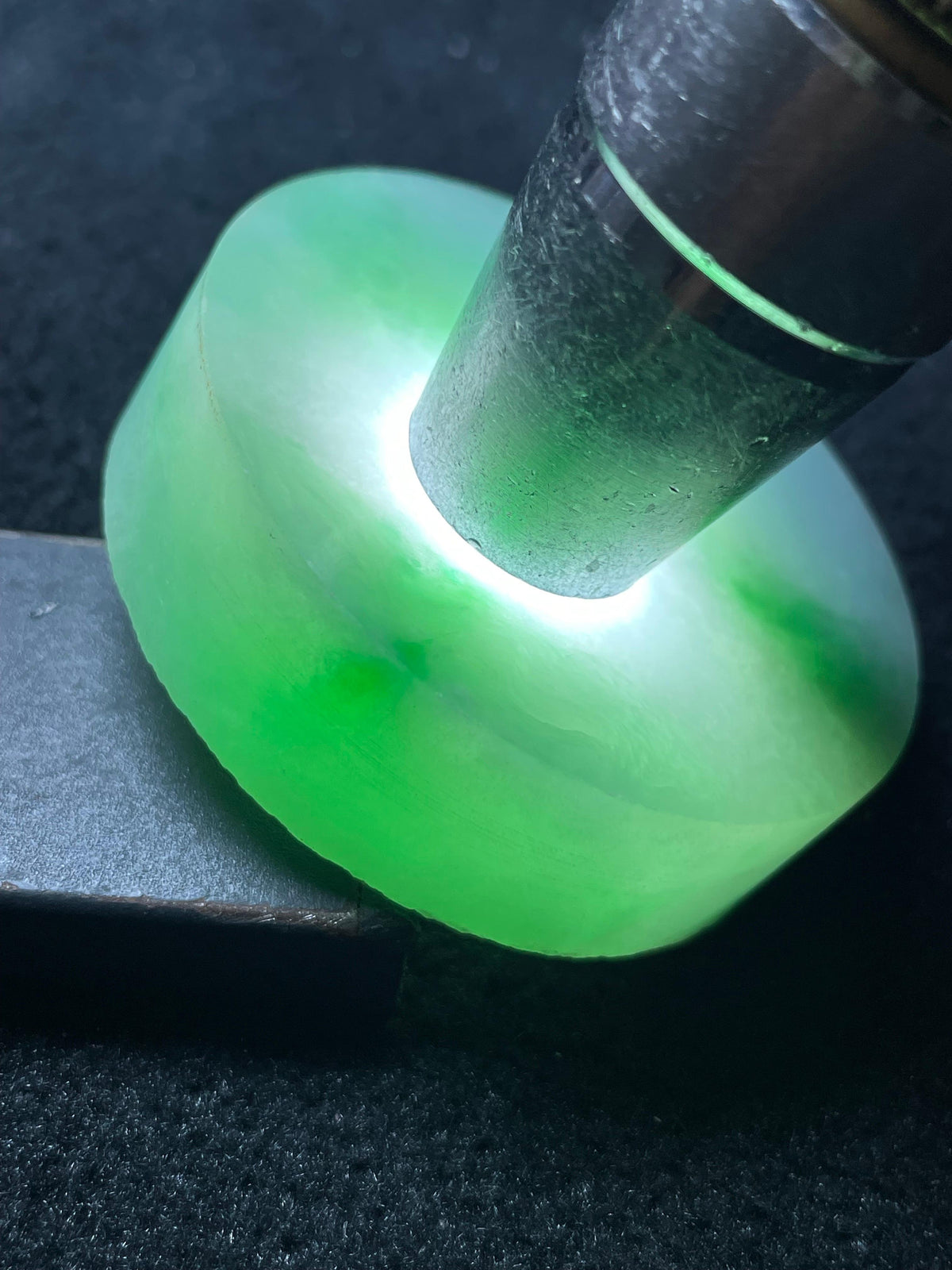 晴底飘绿镯心料（yc711482）