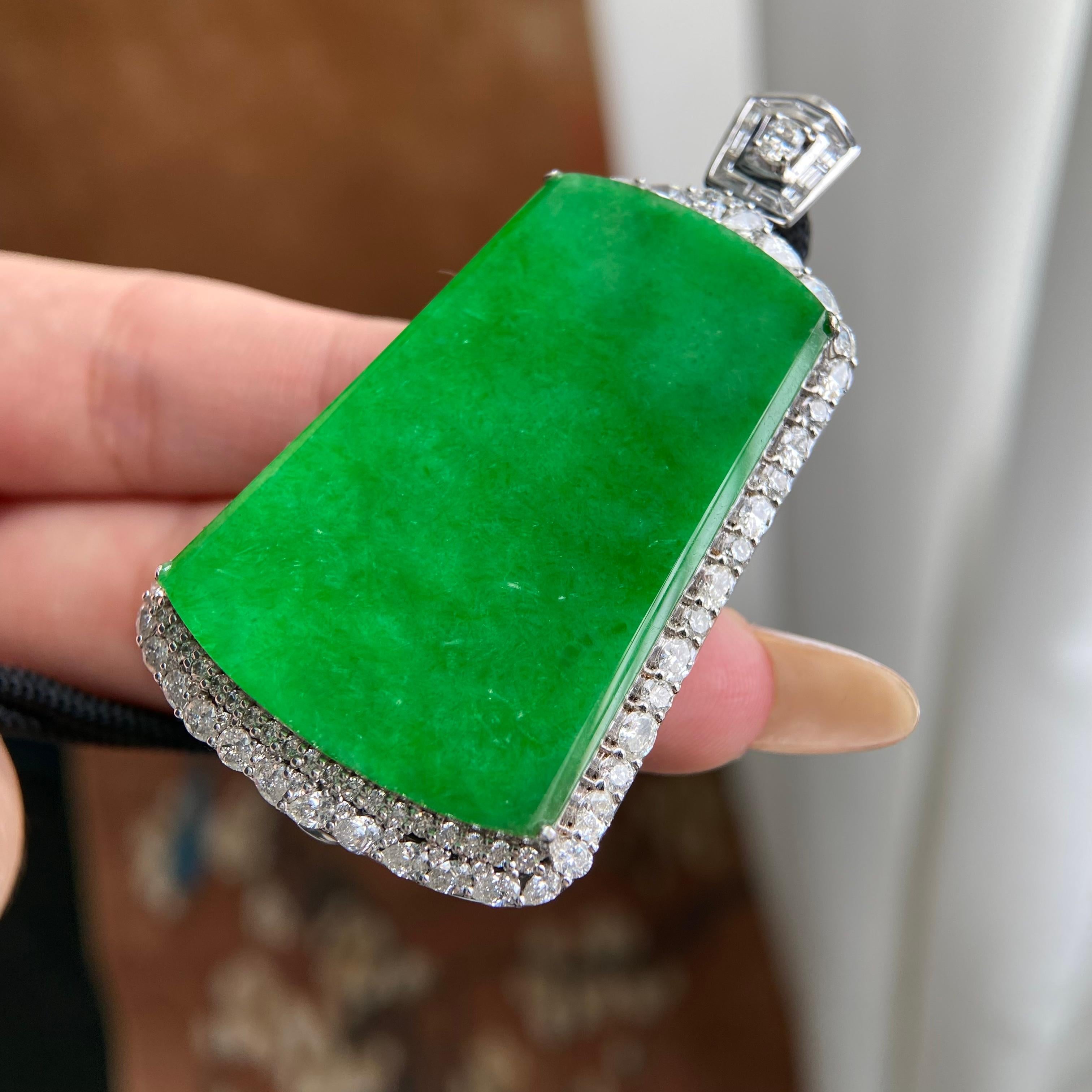 18k金钻镶冰种阳绿无事牌吊坠（yc224099）