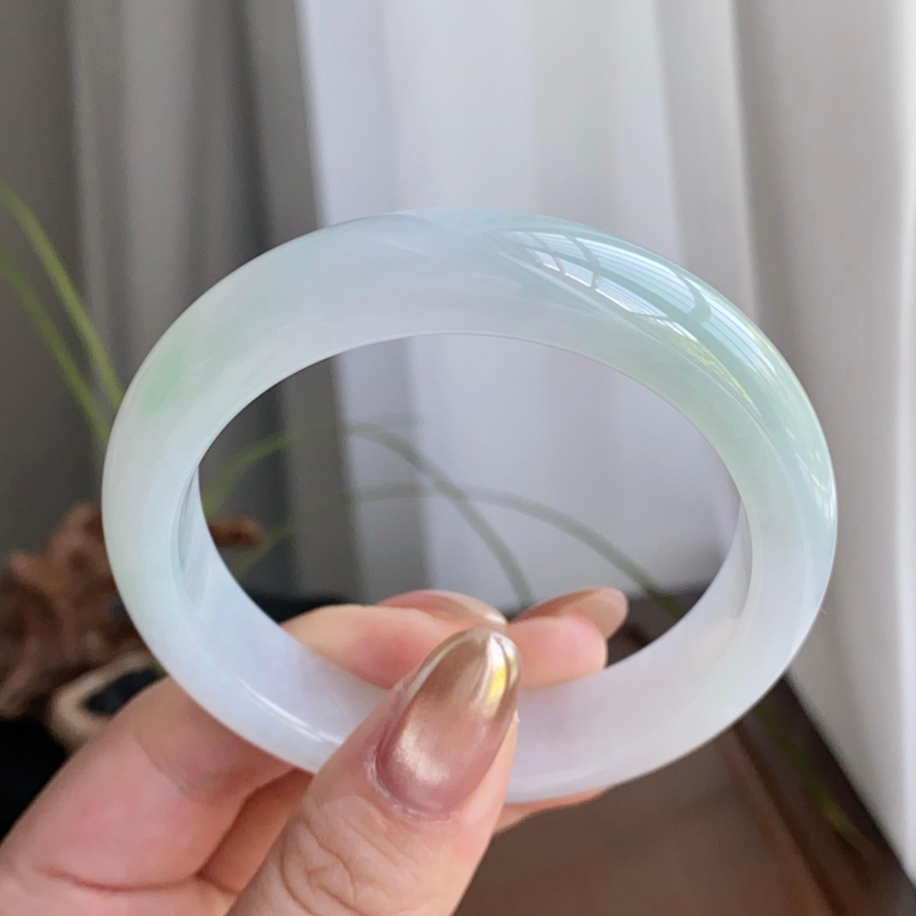 细糯种淡晴底飘金丝阳绿平安镯（55圈）（yc258187）