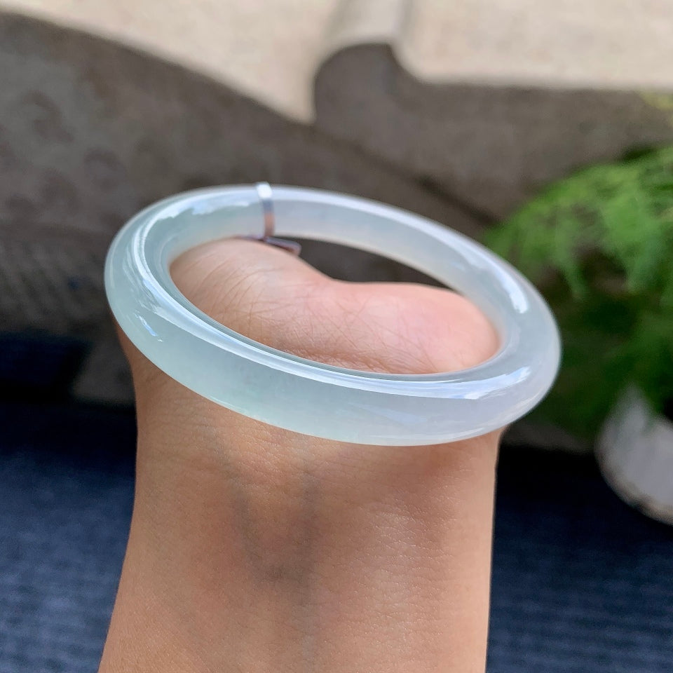 糯冰种带底色圆条手镯（54mm）（yc174850）