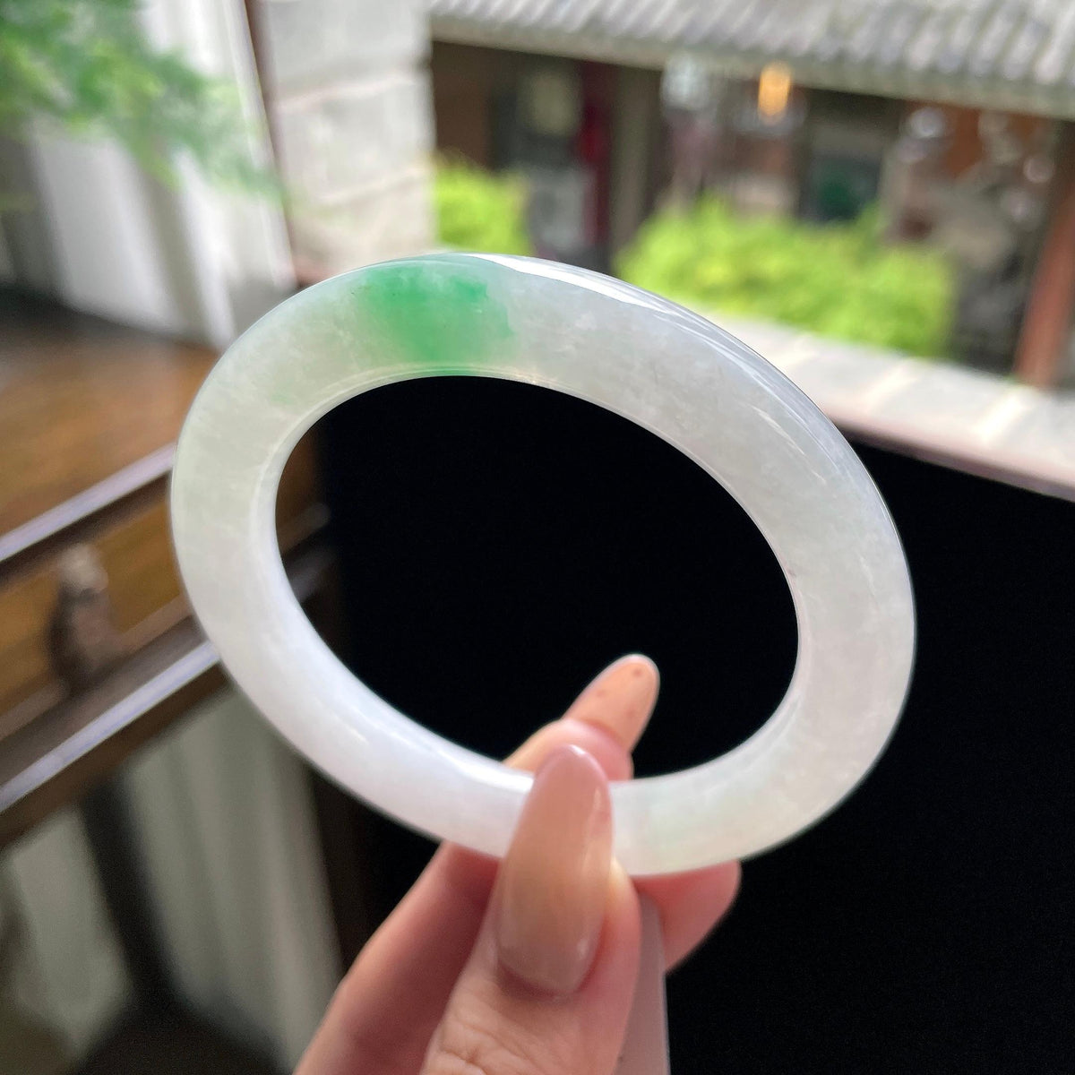 糯种翠绿白底青圆条 55.4圈 天然缅甸A货翡翠（yc696440）