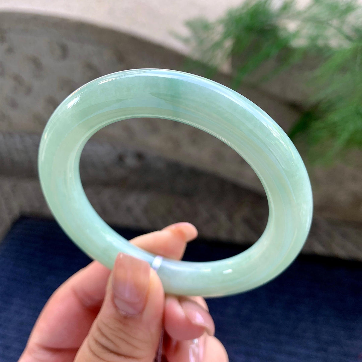 细糯种晴底飘蓝花圆条手镯 54圈口 （yc699428）