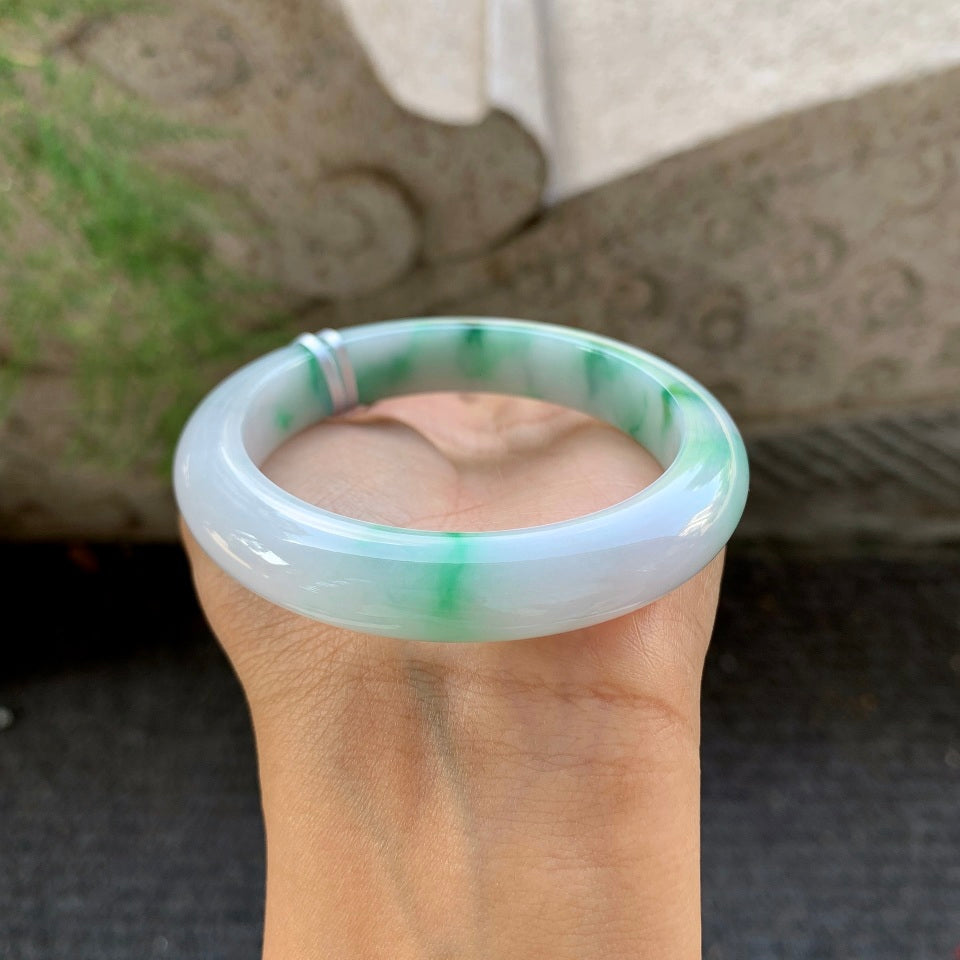 糯种飘绿花翡翠平安镯（57.2mm）（yc029120）