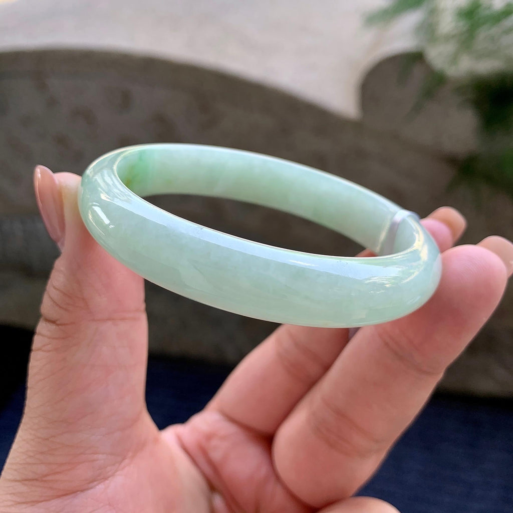细糯种晴底贵妃手镯 57圈口 天然缅甸A货翡翠（yc502573）