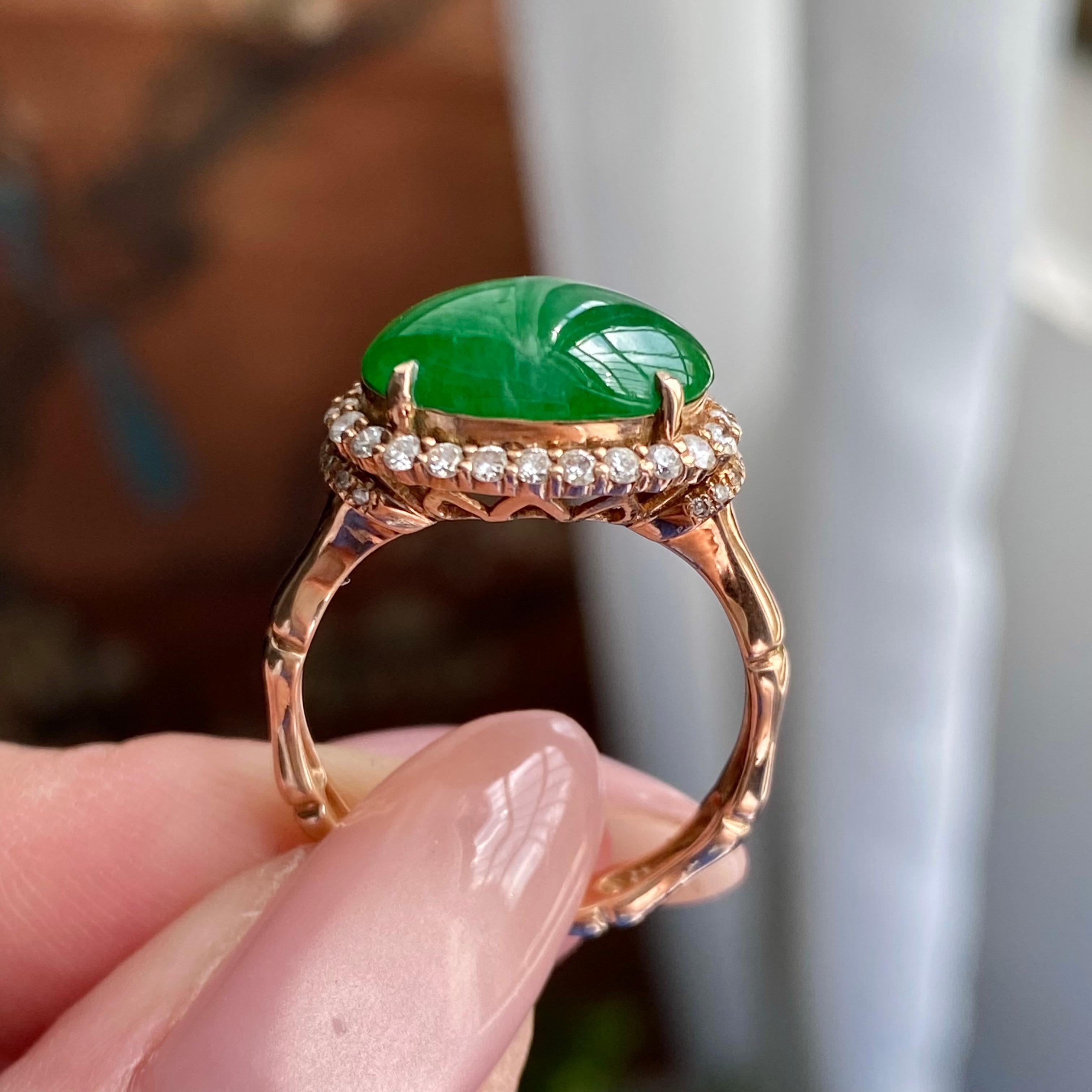 18k金钻镶细糯种阳绿椭圆蛋面戒指（yc235134）